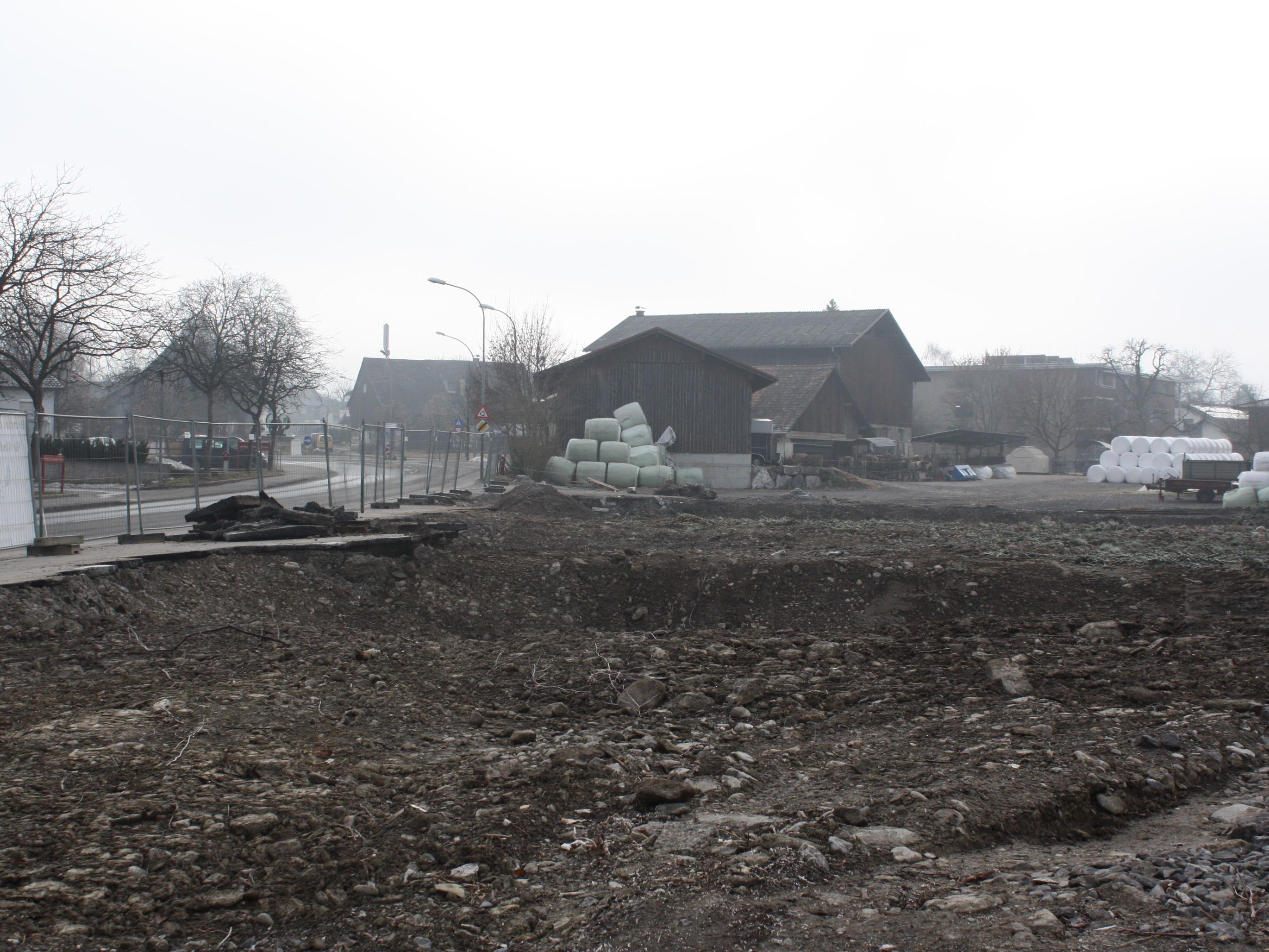 Das Firmengebäude der Tischlerei wurde im Dezember abgerissen. Ab März wird gebaut.