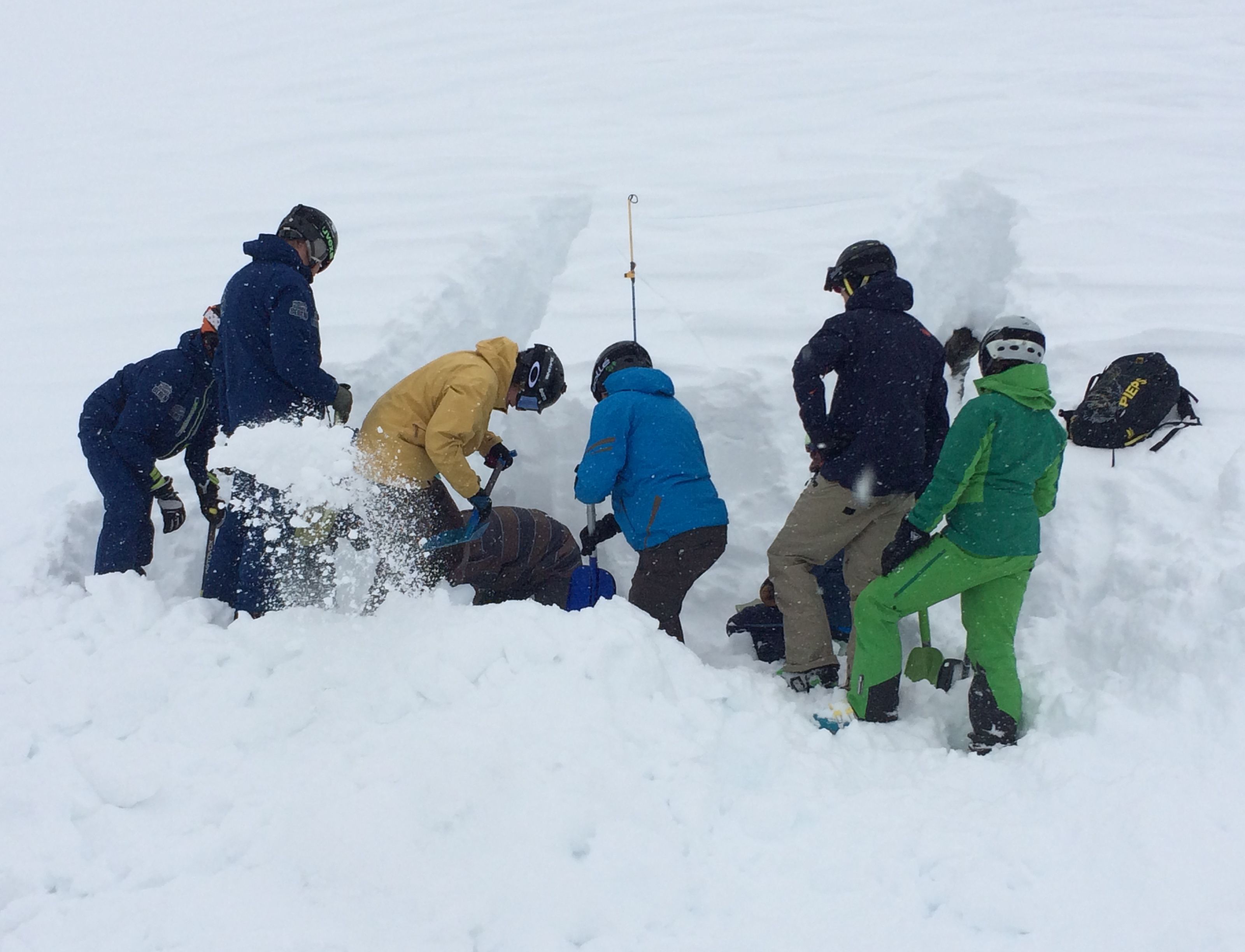 Schneeprofil graben Schneeprofil graben