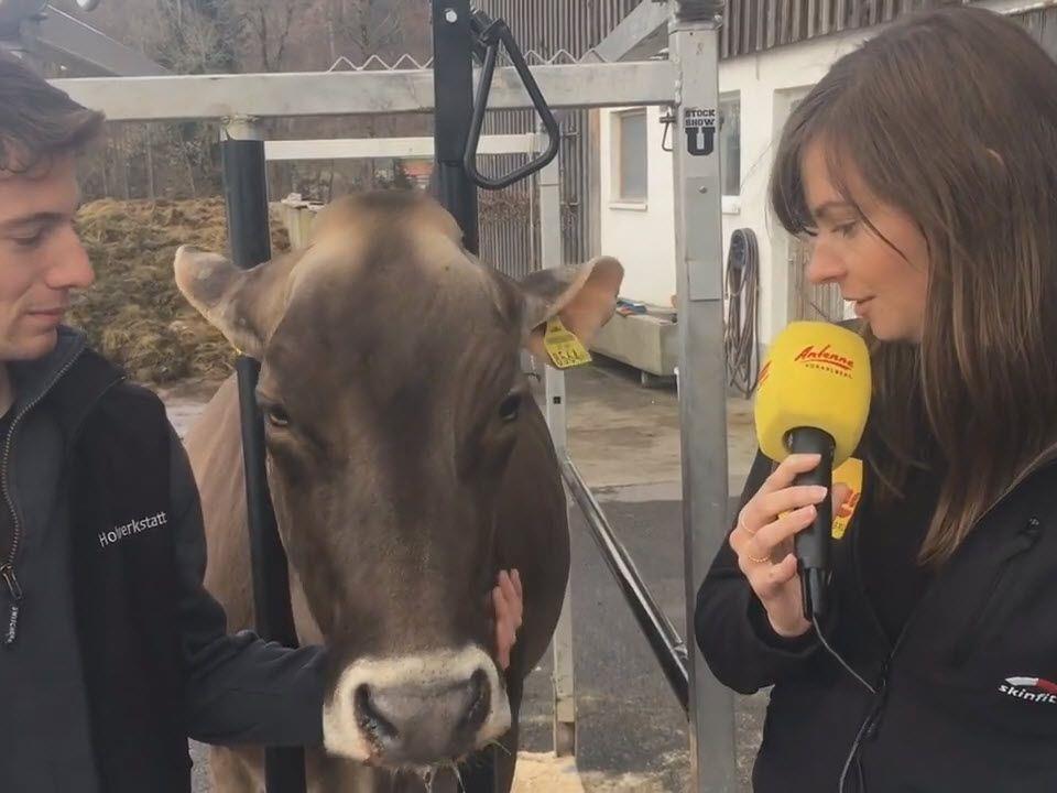 Antenne Vorarlberg hat Alexander Bechter den Kaufpreis für Kuh Lora bezahlt.