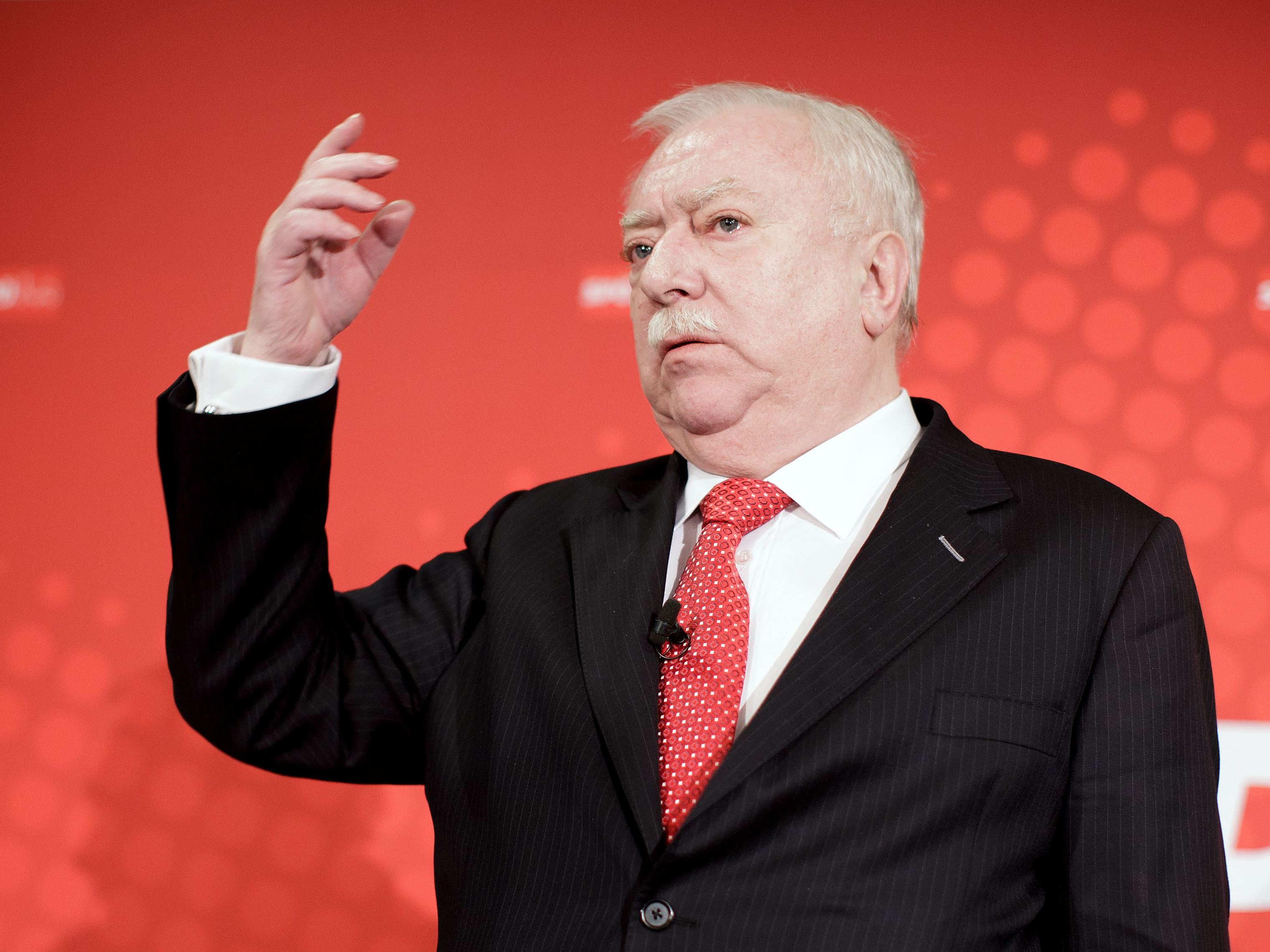 Häupl ist als Wiene Bürgermeister schon mehr als 22 Jahre im Amt. Häupl ist als Wiene Bürgermeister schon mehr als 22 Jahre im Amt.