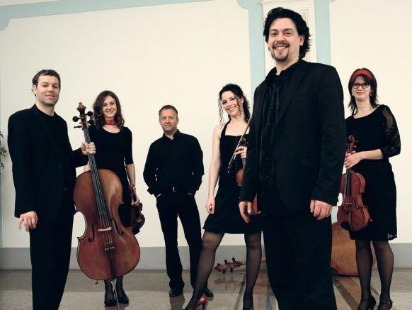 Goran Kovacevic & Quinteto del Arco Nuevo zelebrierten begeisternd „8 Jahreszeiten“ von Vivaldi und Piazzolla.