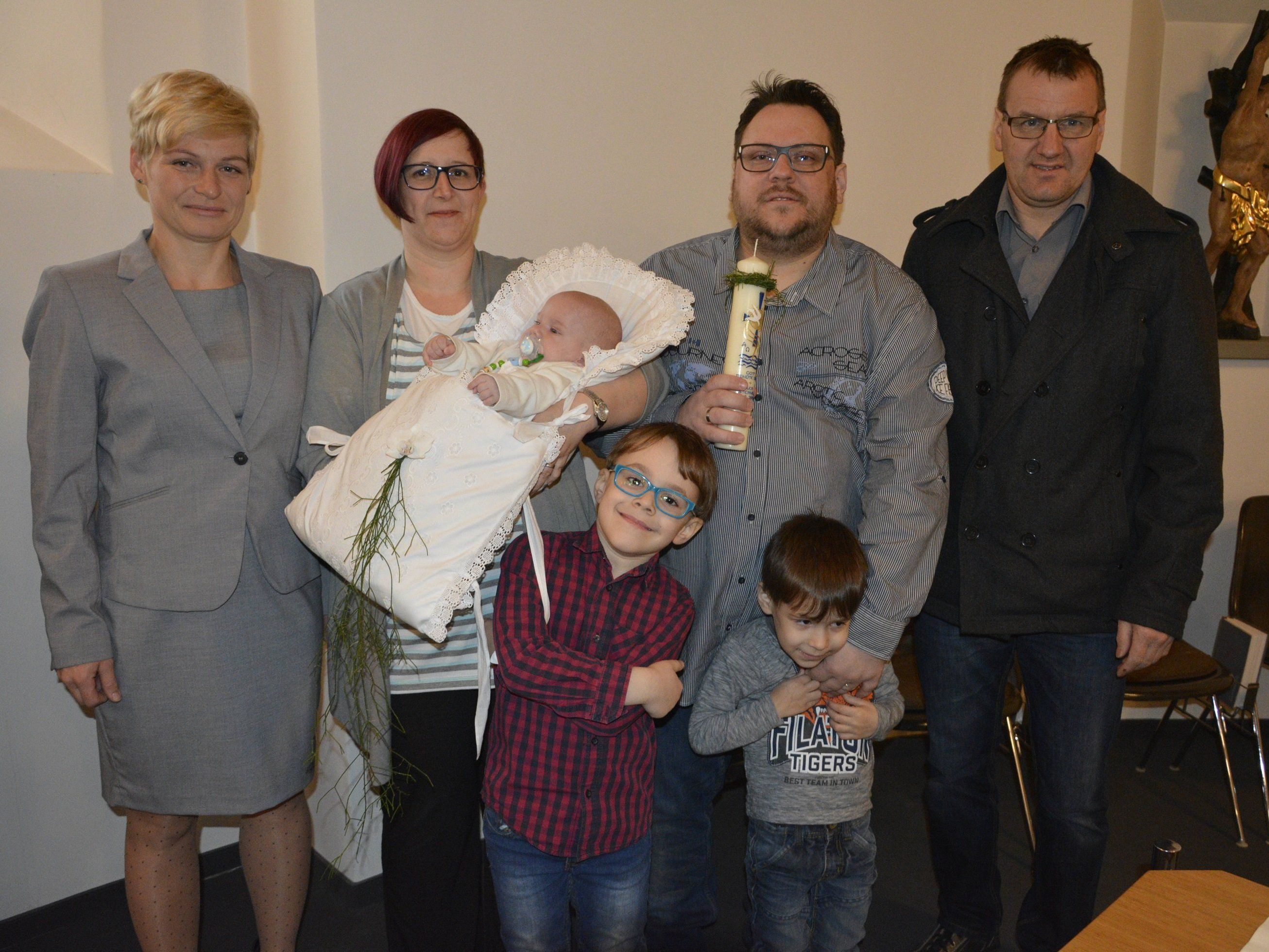 Bettina und Stephan Müller aus Lustenau feierten die Taufe von Luca Stephan in Hard. Bettina und Stephan Müller aus Lustenau feierten die Taufe von Luca Stephan in Hard.