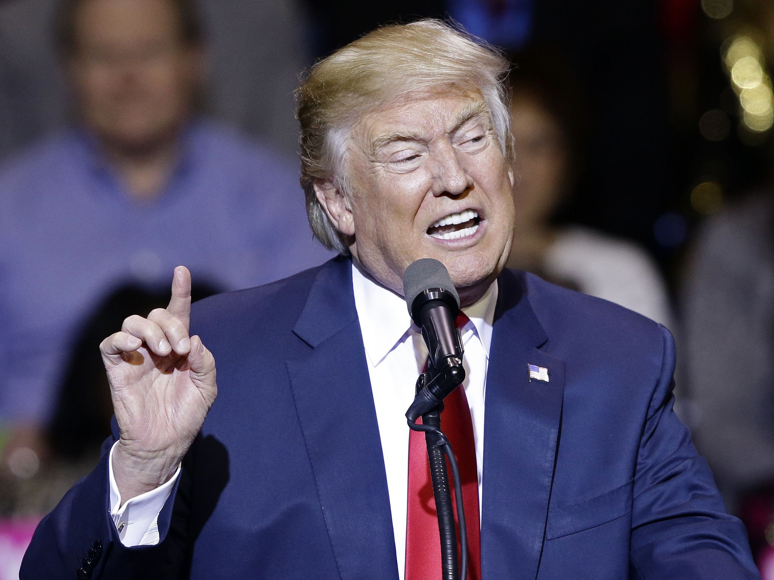 Sind die Russland-Kontakte seiner Vertrauten gefährlich für Trump? Sind die Russland-Kontakte seiner Vertrauten gefährlich für Trump?