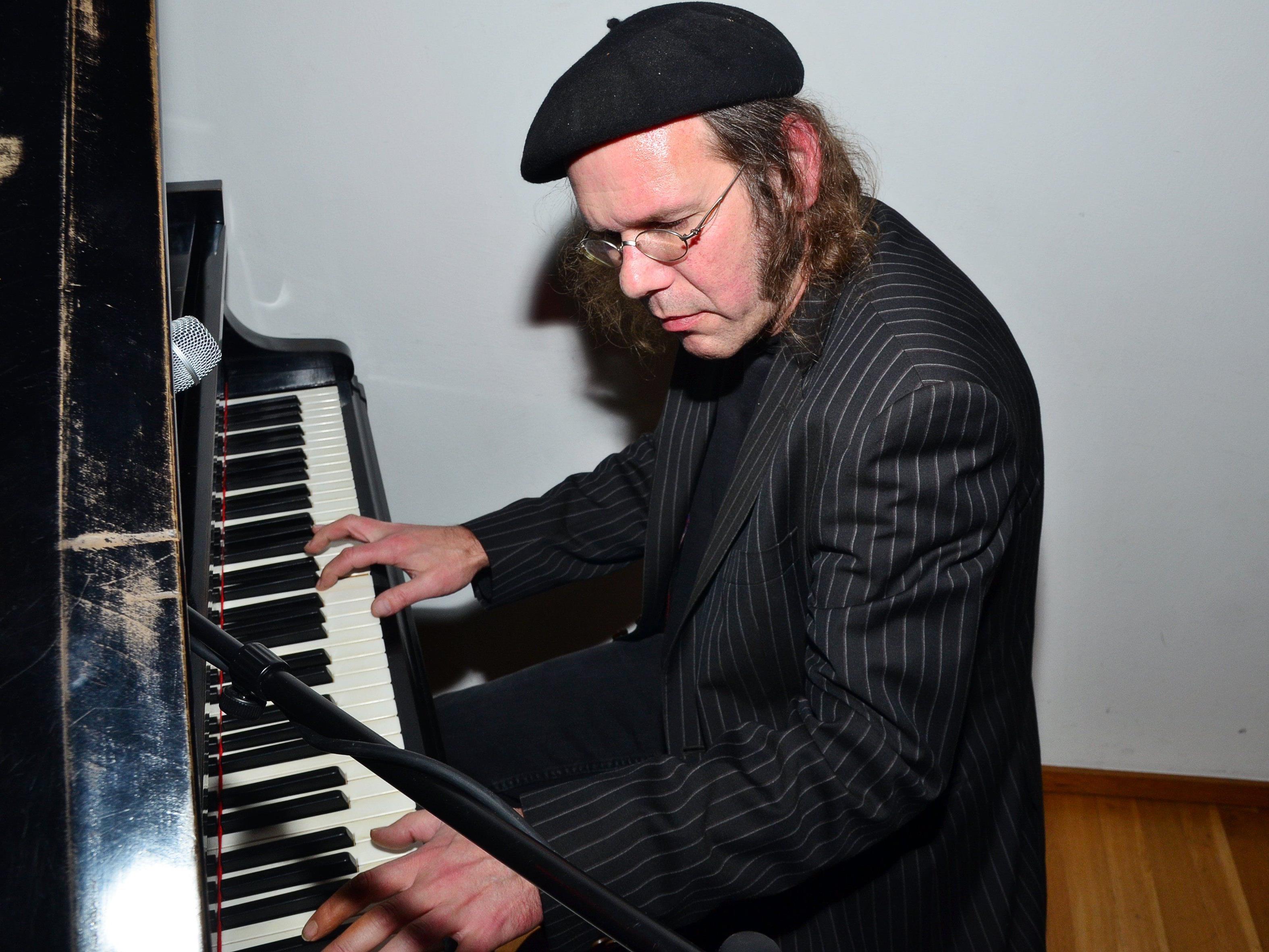 Pianist Dietmar Bitsche in Aktion