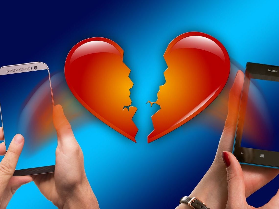 In Zeiten des Internets fallen Trennungen häufig noch schwerer. In Zeiten des Internets fallen Trennungen häufig noch schwerer.