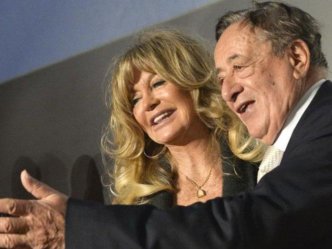 Zwei, die sich verstehen: Goldie Hawn und Richard Lugner. Zwei, die sich verstehen: Goldie Hawn und Richard Lugner.