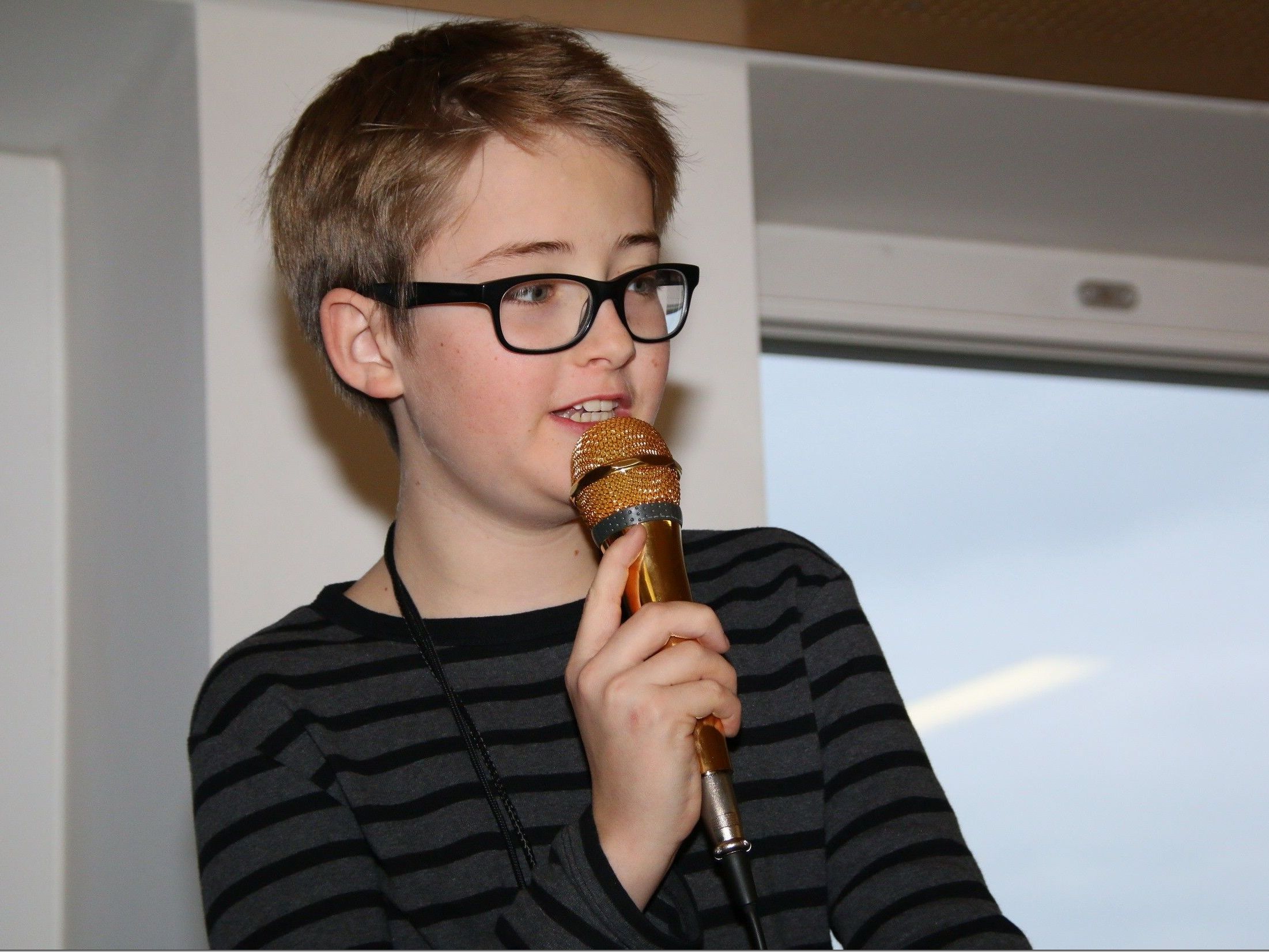 Jüngster Stadionsprecher Vorarlbergs: Maximilian Werner aus Feldkirch sorgt für Stimmung Jüngster Stadionsprecher Vorarlbergs: Maximilian Werner aus Feldkirch sorgt für Stimmung