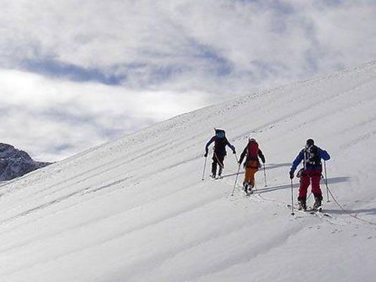 Unfall bei Ski-Tour: 55-jährige Wienerin auf eisigem Hang am Göller abgerutscht