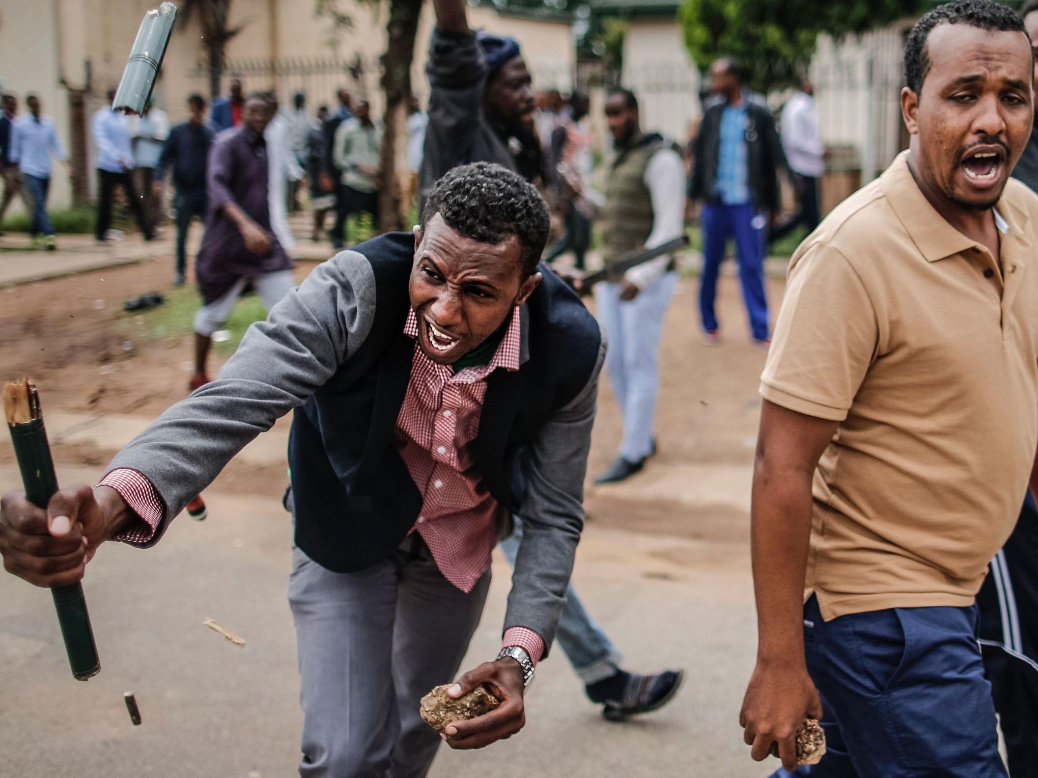 Eine Welle der Gewalt gegen Ausländer erfasste mehrere südafrikanische Großstädte.