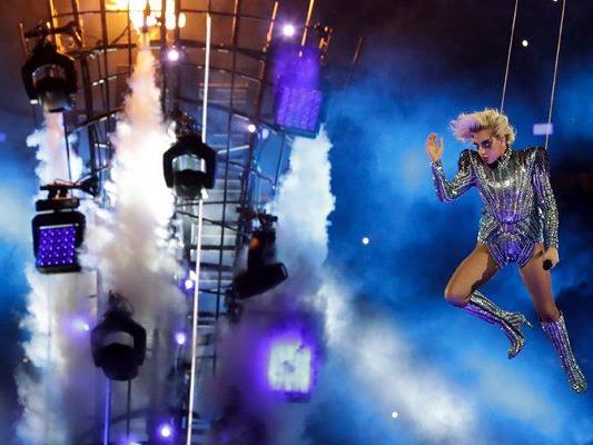Dieses Jahr sorgte Lady Gaga für eine spektakuläre Super Bowl Halbzeit-Show.