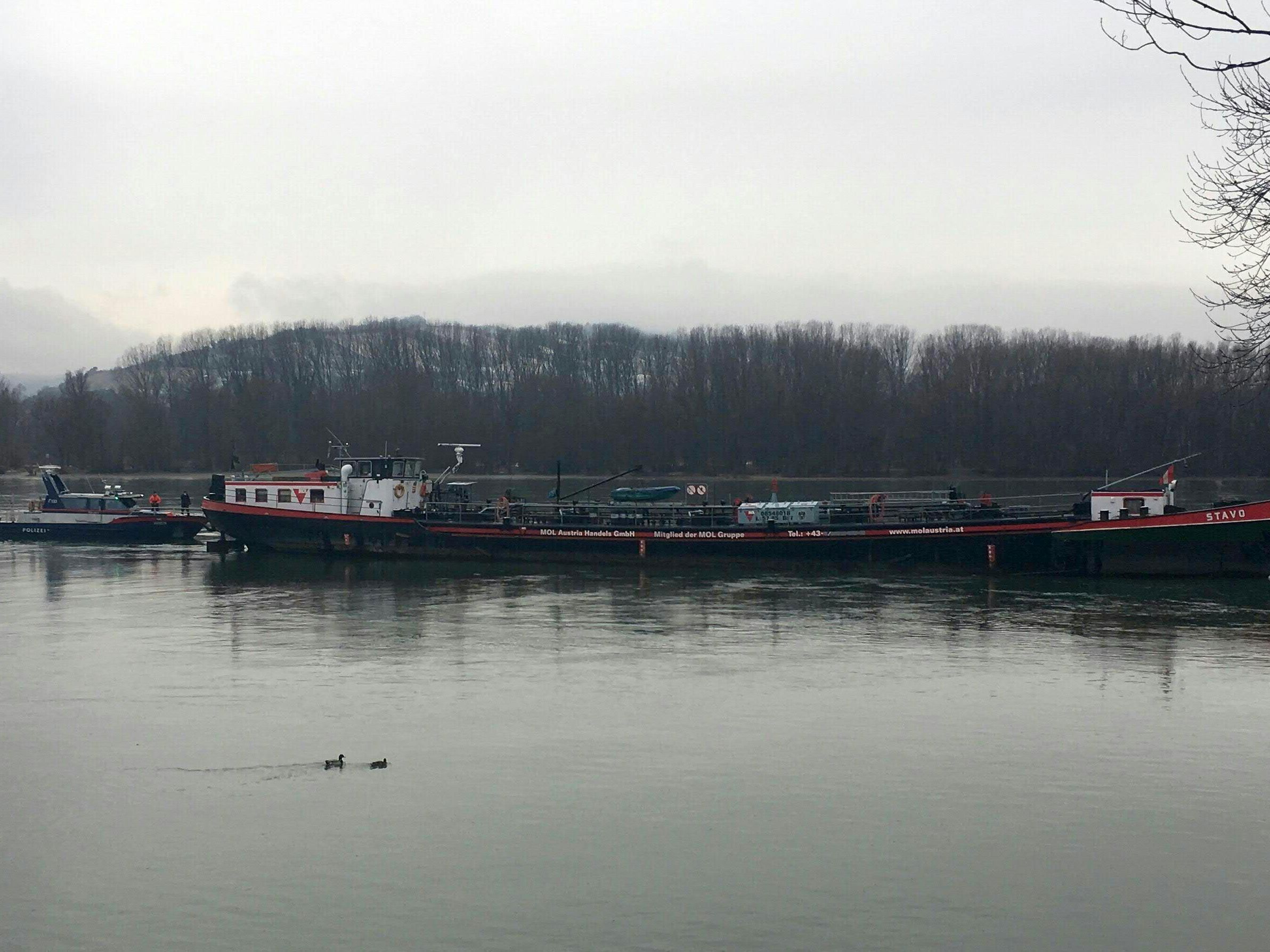 Das Tankschiff war auf Grund gelaufen Das Tankschiff war auf Grund gelaufen