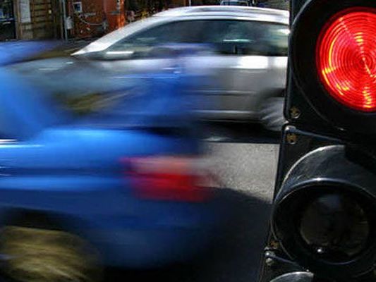 Zwei Verkehrsunfälle am Montag in Wien. Zwei Verkehrsunfälle am Montag in Wien.