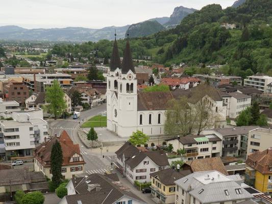 Bislang Unbekannte haben in der Pfarrkirche St. Ulrich in Götzis ihr Unwesen getrieben.