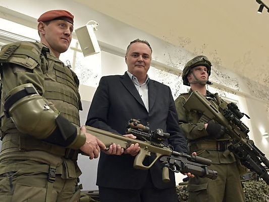 Das Sturmgewehr 77 kann mit wenigen Änderungen aufgerüstet werden Das Sturmgewehr 77 kann mit wenigen Änderungen aufgerüstet werden