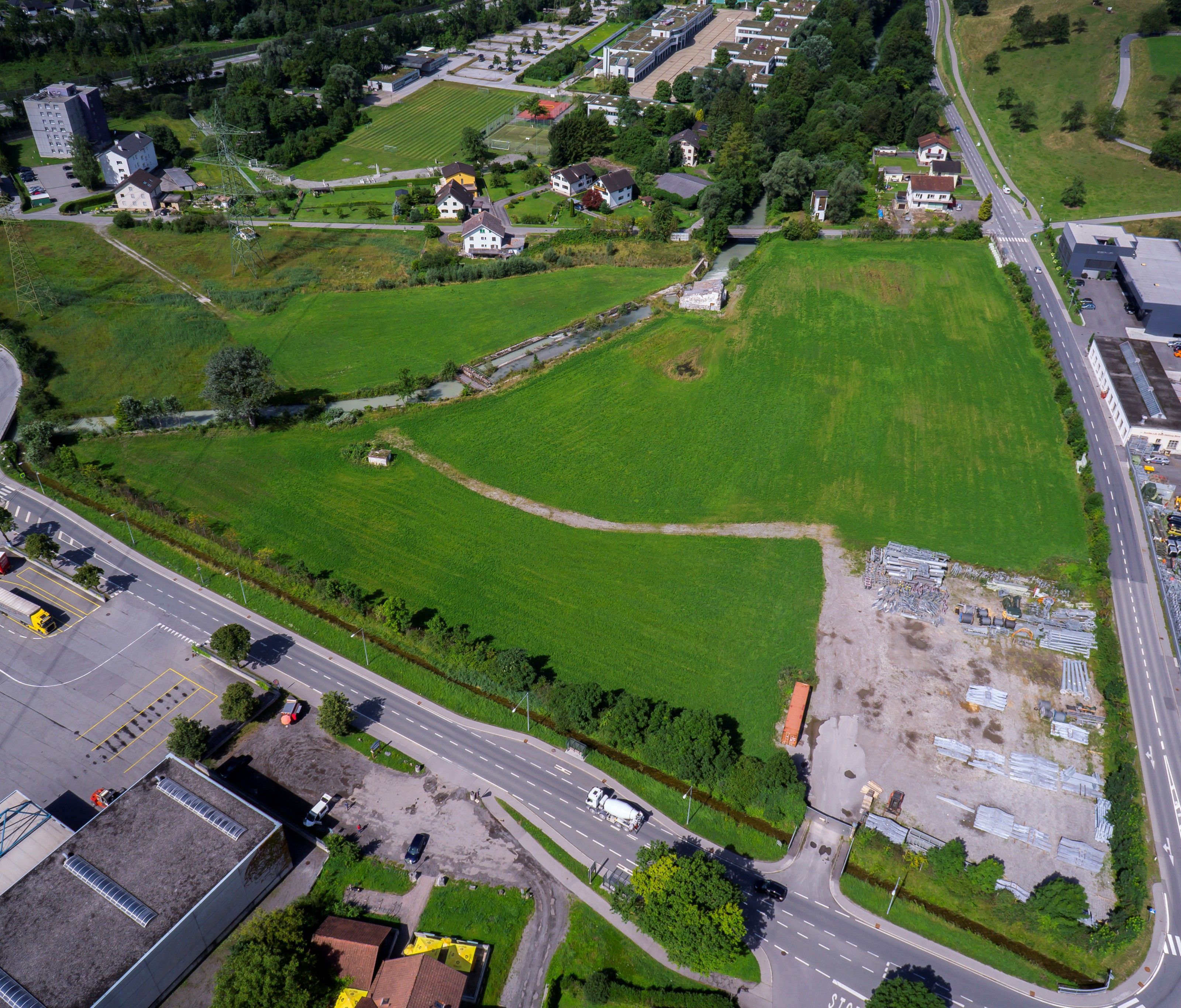 Das Areal in Bludesch wäre ein möglicher neuer Standort für Ölz. Das Areal in Bludesch wäre ein möglicher neuer Standort für Ölz.