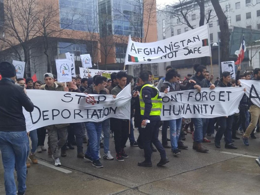 Bei der Großdemonstration gegen Rassismus in Wien Bei der Großdemonstration gegen Rassismus in Wien