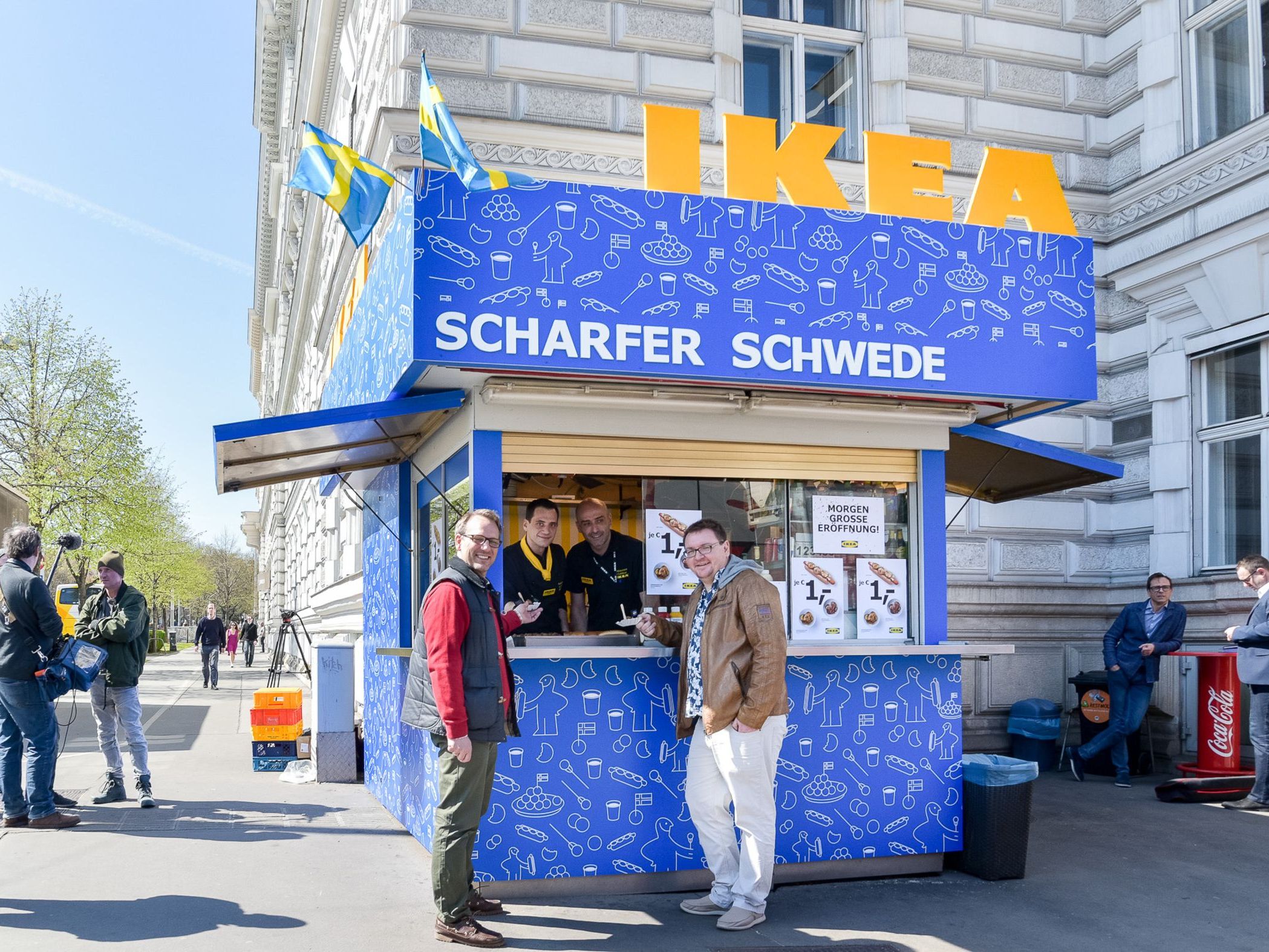 IKEA mit Pop Up Store "Scharfer Schwede" am Wiener Schwarzenbergplatz. IKEA mit Pop Up Store "Scharfer Schwede" am Wiener Schwarzenbergplatz.