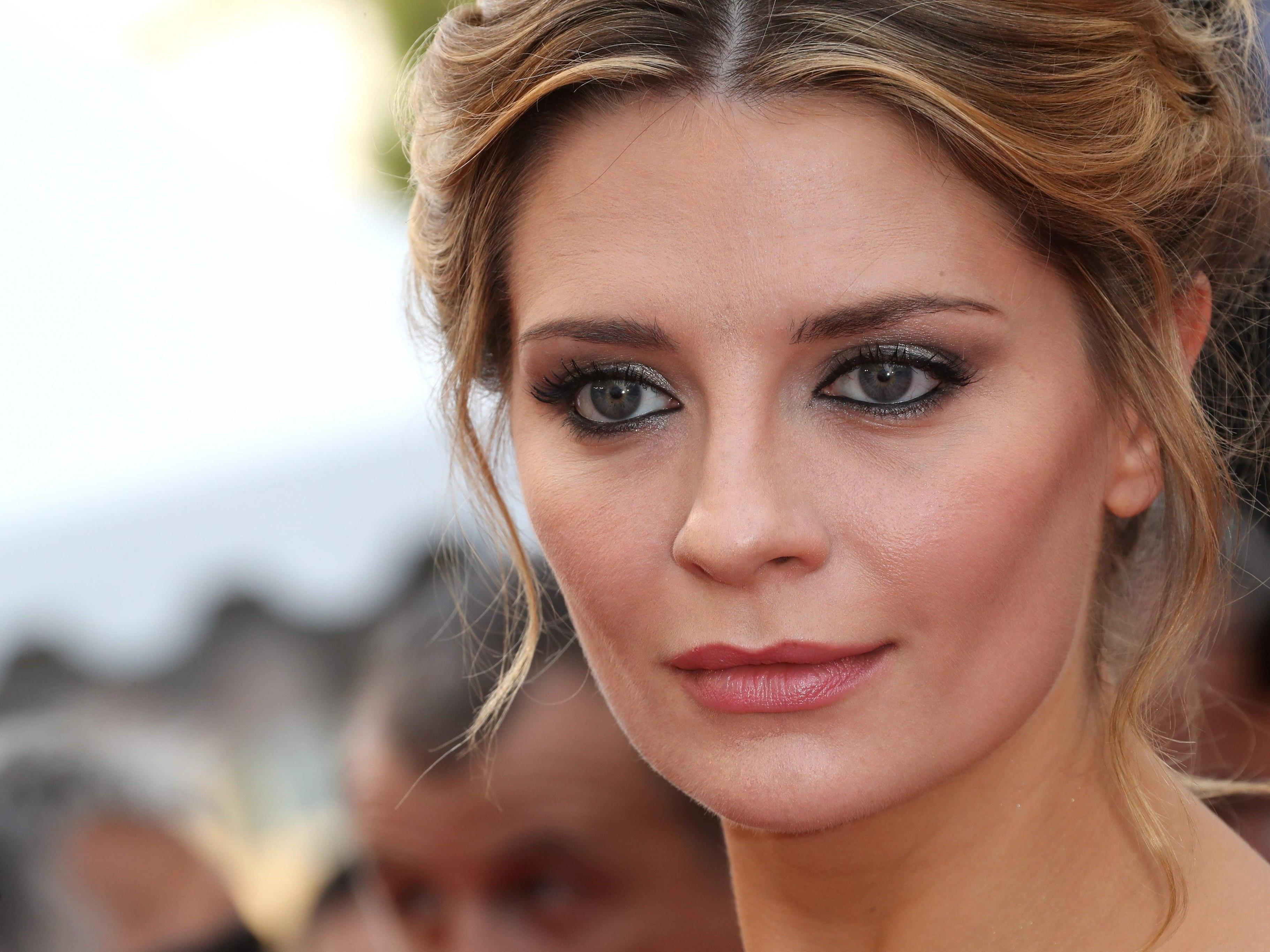 Es gibt ein Sex-Tape von Mischa Barton. Es gibt ein Sex-Tape von Mischa Barton.