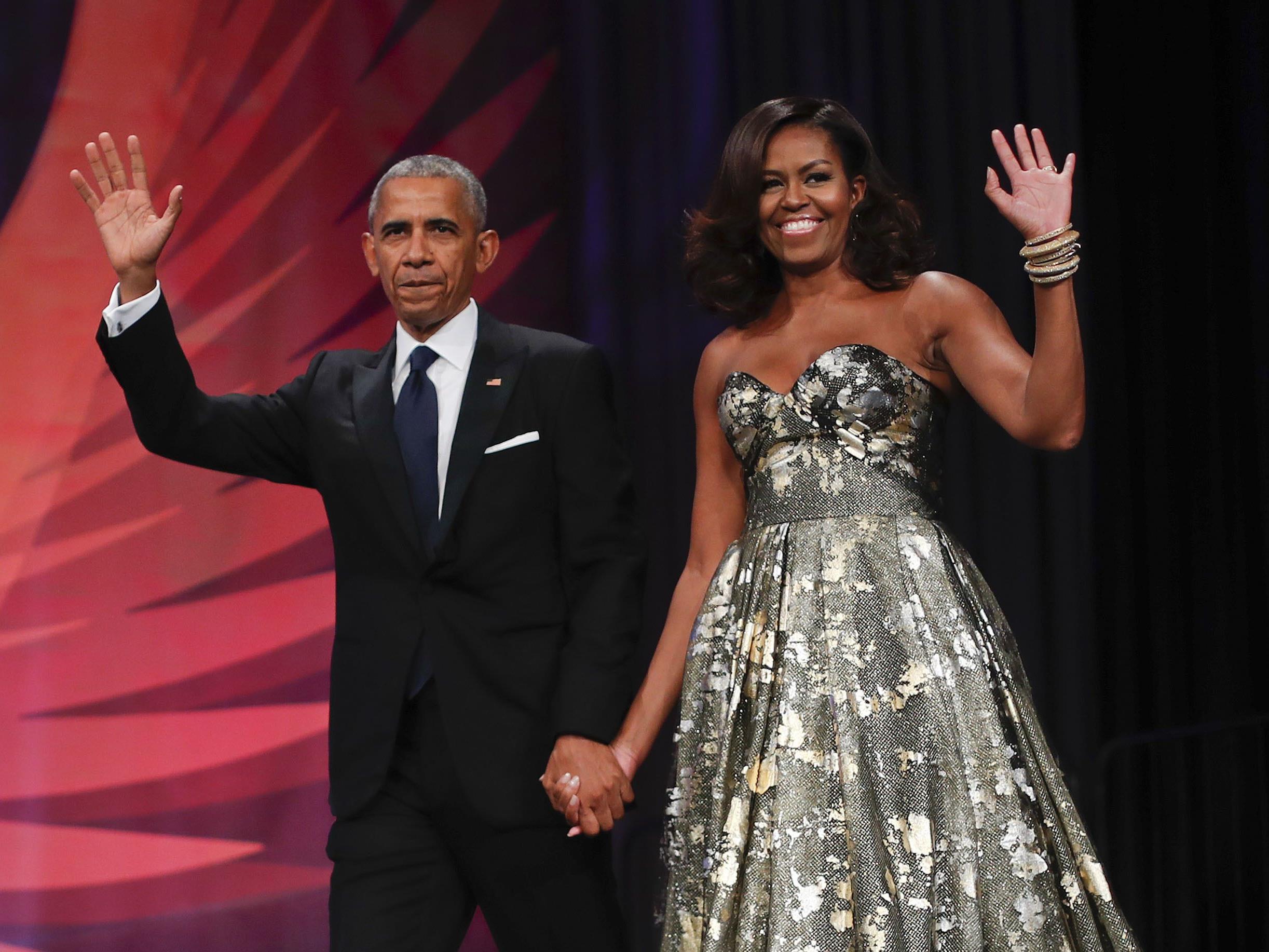Barack Obama und seine Frau Michelle haben einen millionenschweren Vertrag über ihre Memoiren abgeschlossen.