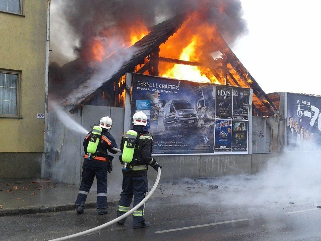 Die Feuerwehr musste nach einer Explosion in der Donaustadt ausrücken
