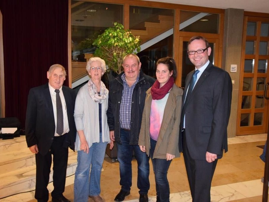 Josef Blaser, Ruth Brunzel, Helmut Fitz, Natalie Fitz, Daniel Steinhofer (v.l.) Josef Blaser, Ruth Brunzel, Helmut Fitz, Natalie Fitz, Daniel Steinhofer (v.l.)