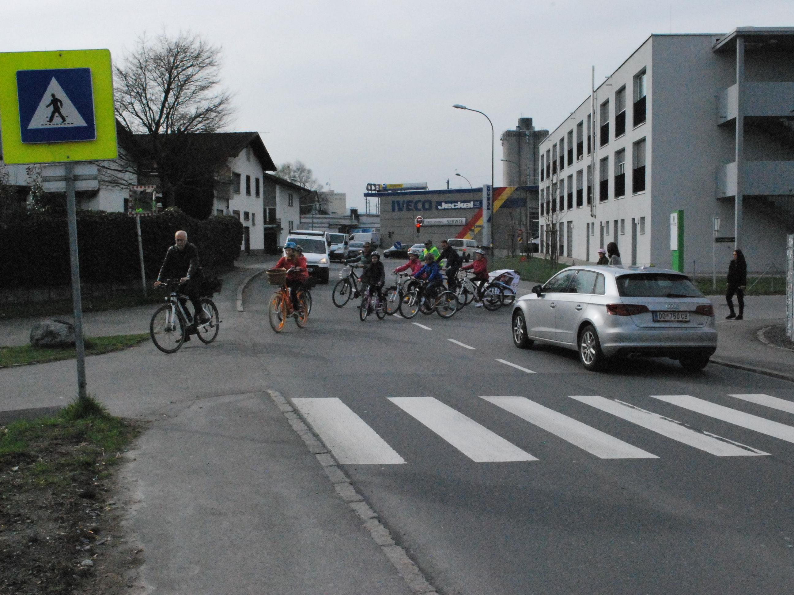 Die Querung für Radfahrer und Fußgänger der L 41 Zellgasse soll möglichst rasch sicherer gemacht werden.
