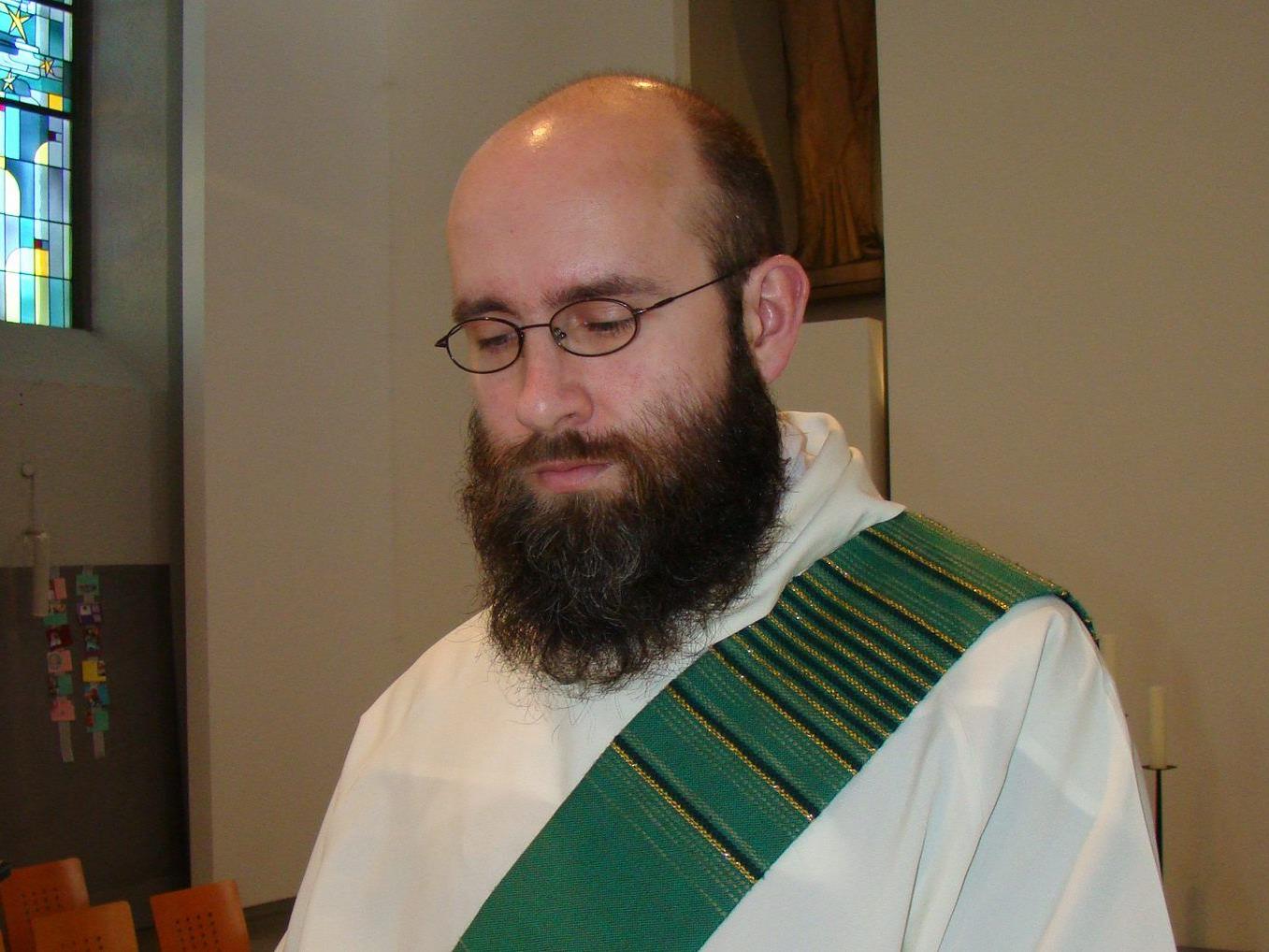 Der in Lustenau tätige Diakon Dariusz Radziechowski wurd am Samstag in Feldkirch zum Priester geweiht.