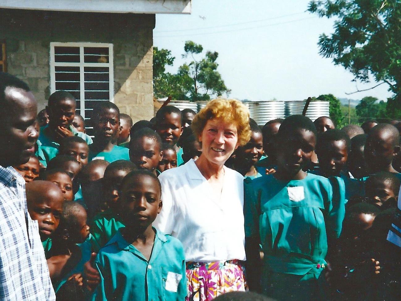 Projektleiterin Reinhilde Müller setzt sich seit 20 Jahren für Projekte rund um die Wasserversorgung und Jugendförderung in Uganda ein.