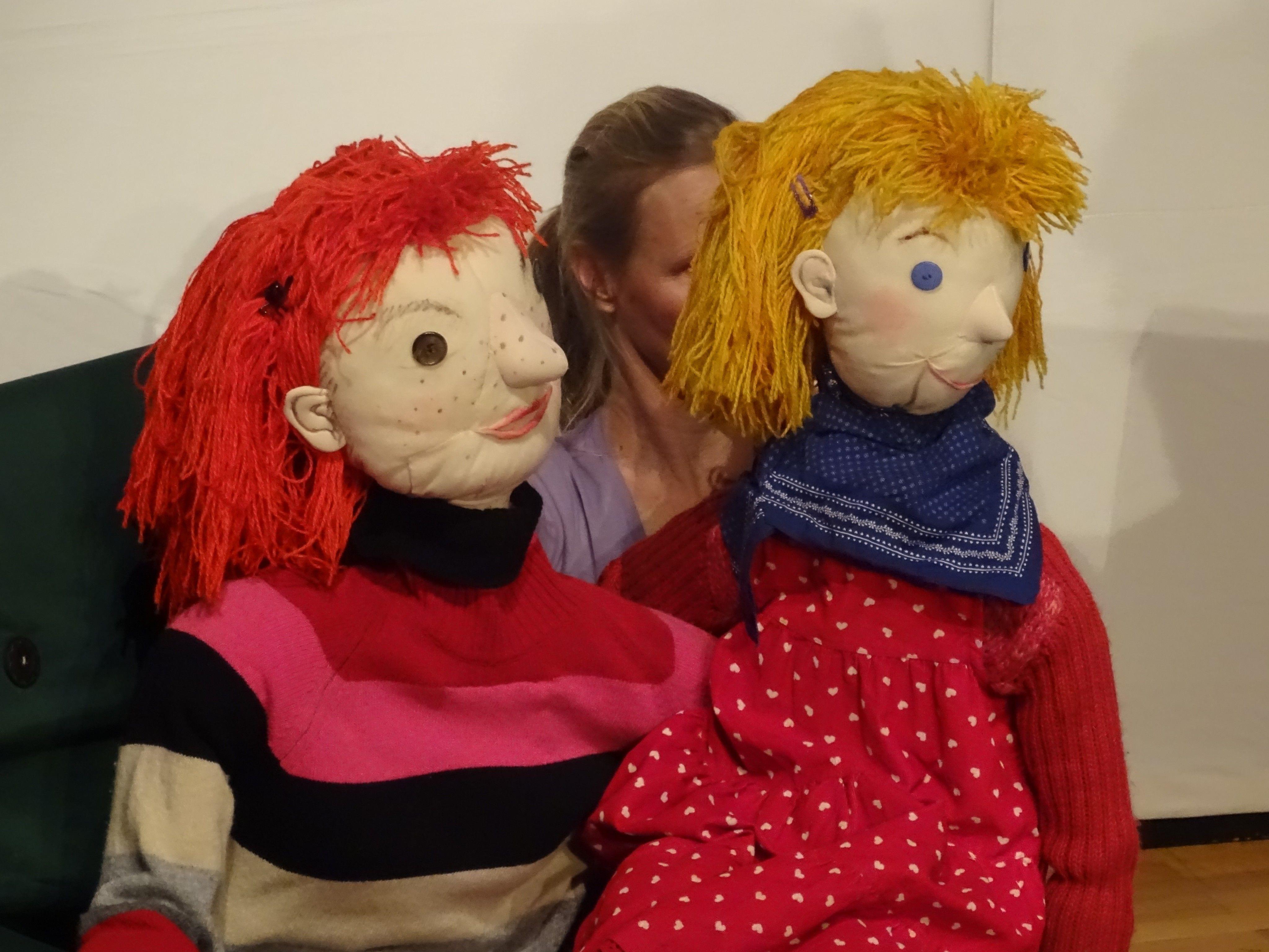 Mit vielen unterschiedlichen Puppen erzählte das Figurentheater „Lenchens Geheimnis“.
