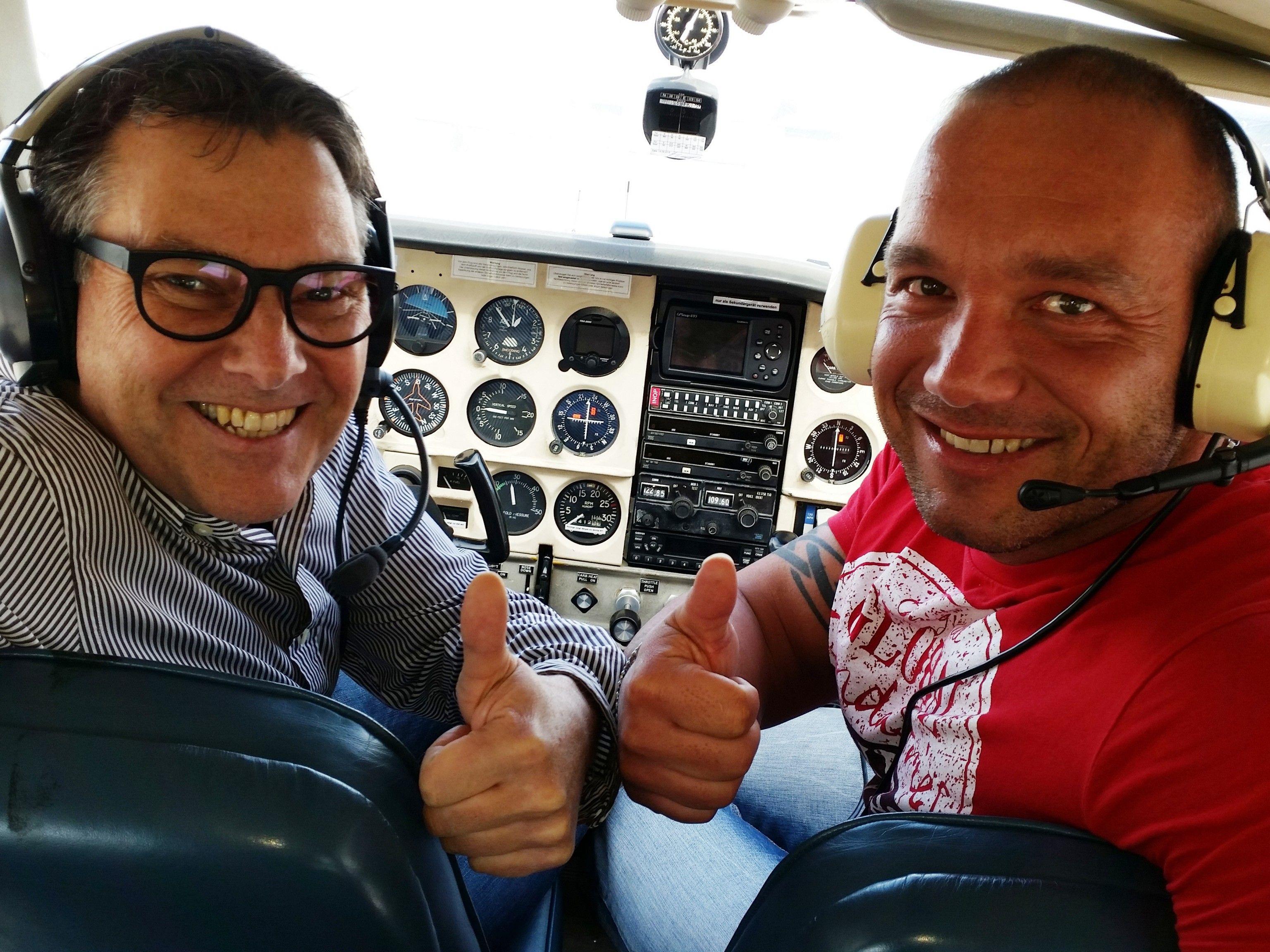 Martin Salzgeber und Markus Loböck vom Modellsportfliegerclub Dornbirn organisieren eine tolle Leistungsschau aller Vorarlberger Modellfliegerclubs mit einem Rundfluggewinnspiel