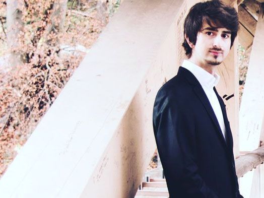 Stefan Micic, Klavier. Stefan Micic, Klavier.