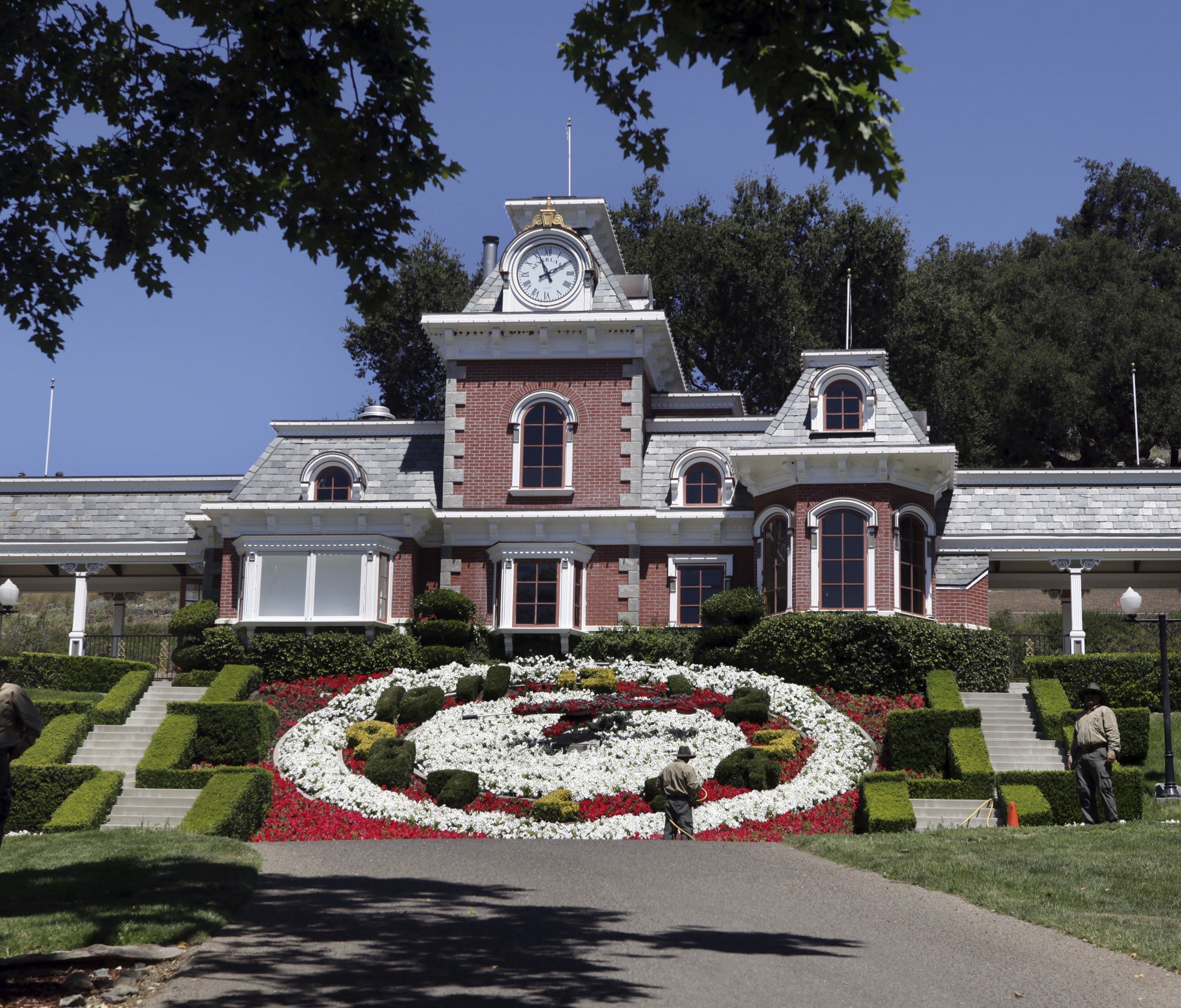 Die Neverland Ranch sucht immer noch nach einem neuen Besitzer. Die Neverland Ranch sucht immer noch nach einem neuen Besitzer.