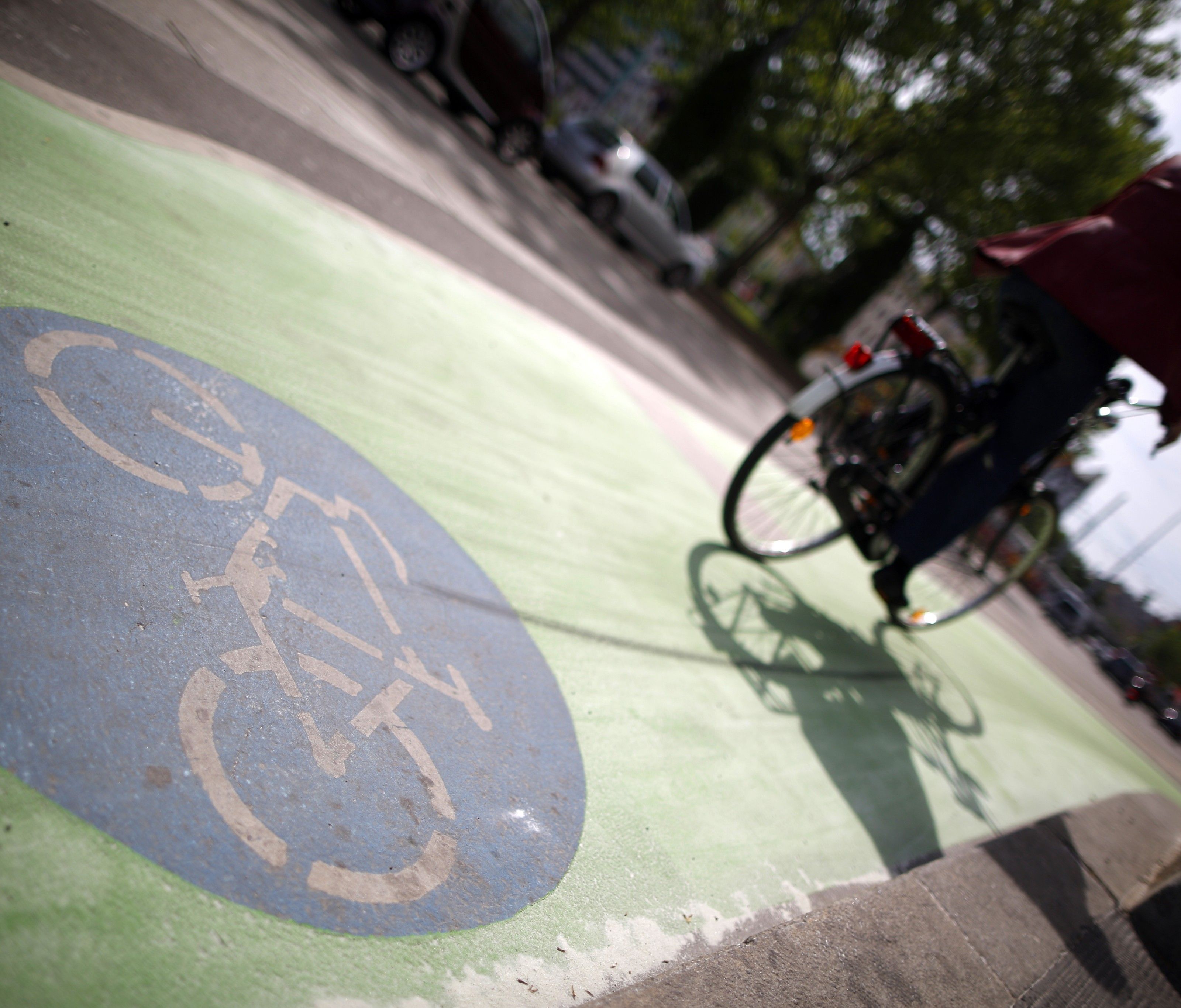Eine Radlerin wurde am Dienstagvormittag wegen mehrere Vergehen festgenommen Eine Radlerin wurde am Dienstagvormittag wegen mehrere Vergehen festgenommen