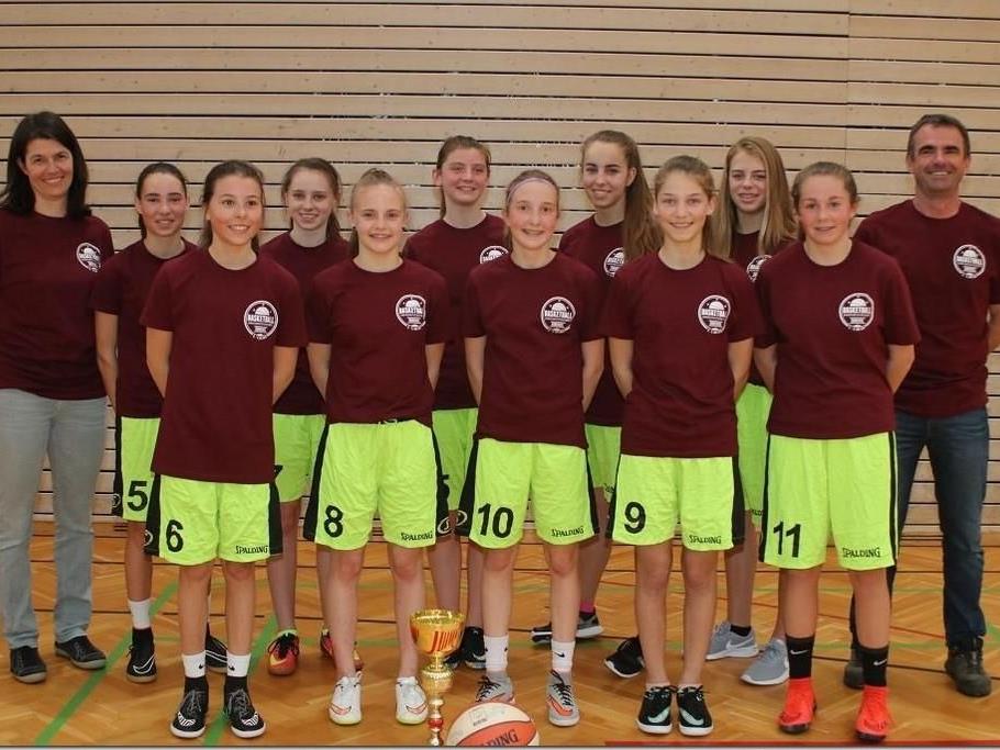 Die Basketball-Mädchen der Sportmittelschule Rankweil-West.