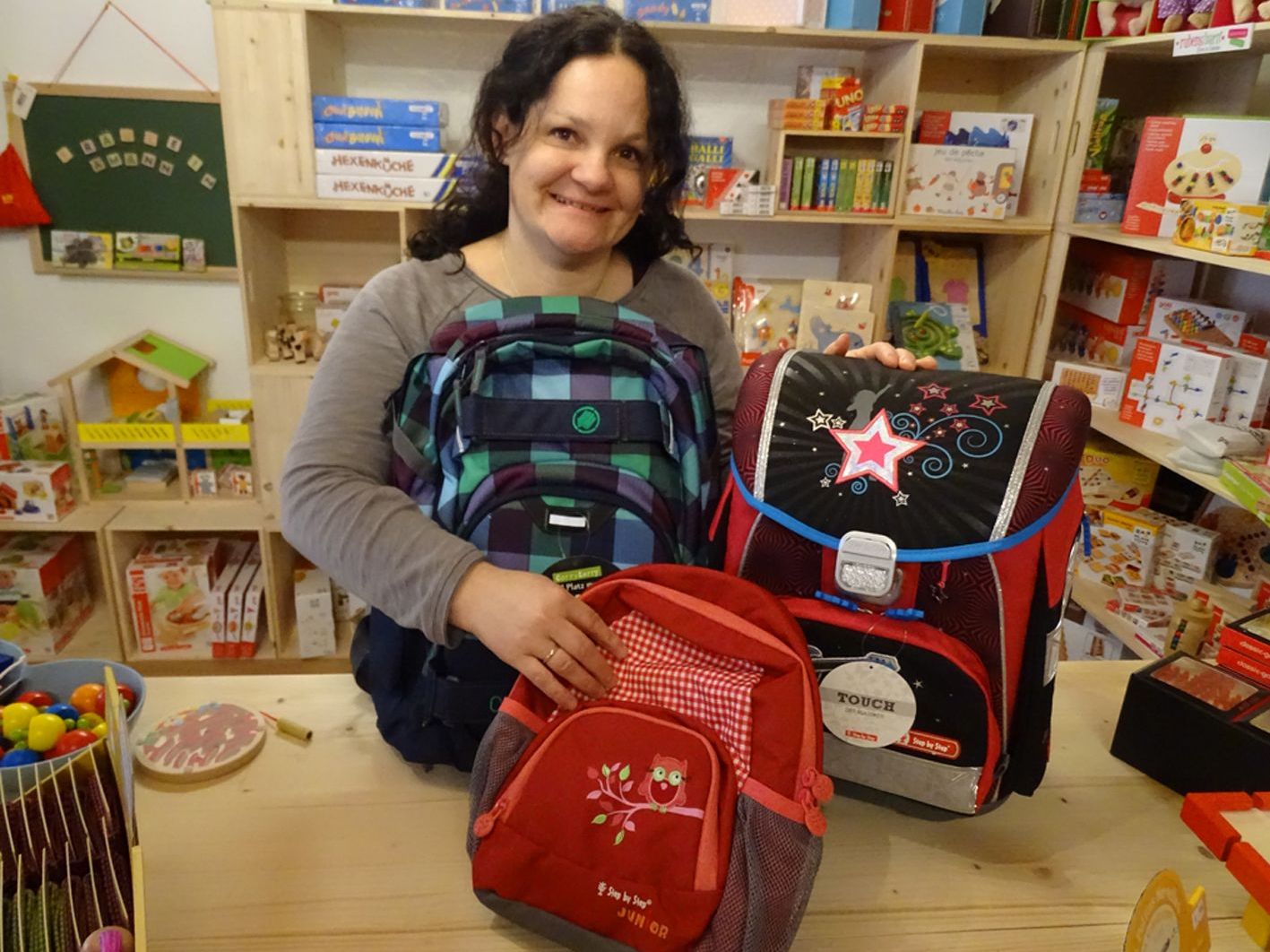 Petra Amann lädt am Samstag zu den Schultaschen-Tagen im Foyer des Löwensaals. Petra Amann lädt am Samstag zu den Schultaschen-Tagen im Foyer des Löwensaals.
