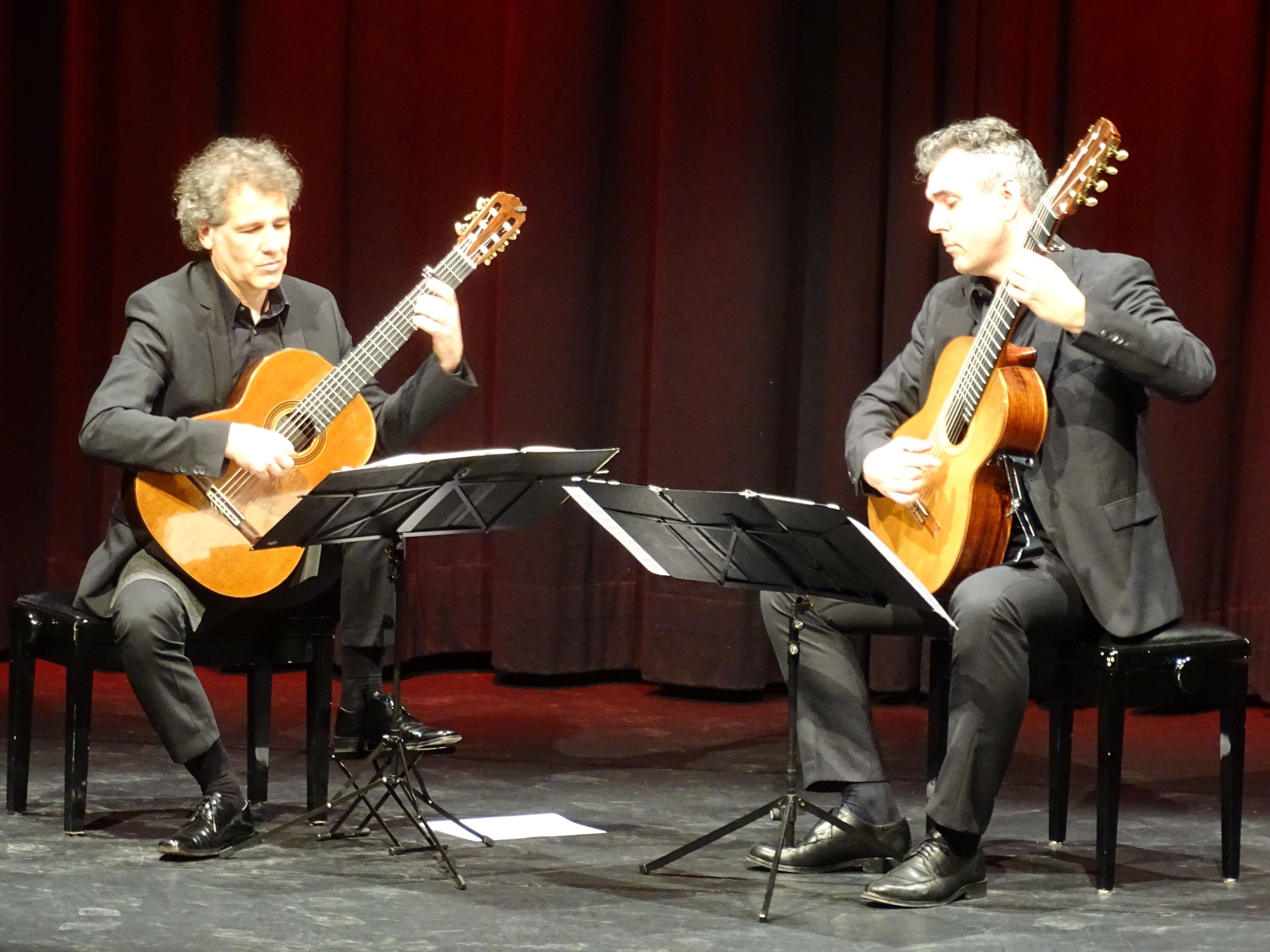 Die Weltklasse-Gitarristen Alexander Swete und Martin Schwarz präsentierten eine musikalische Reise durch die Jahrhunderte.