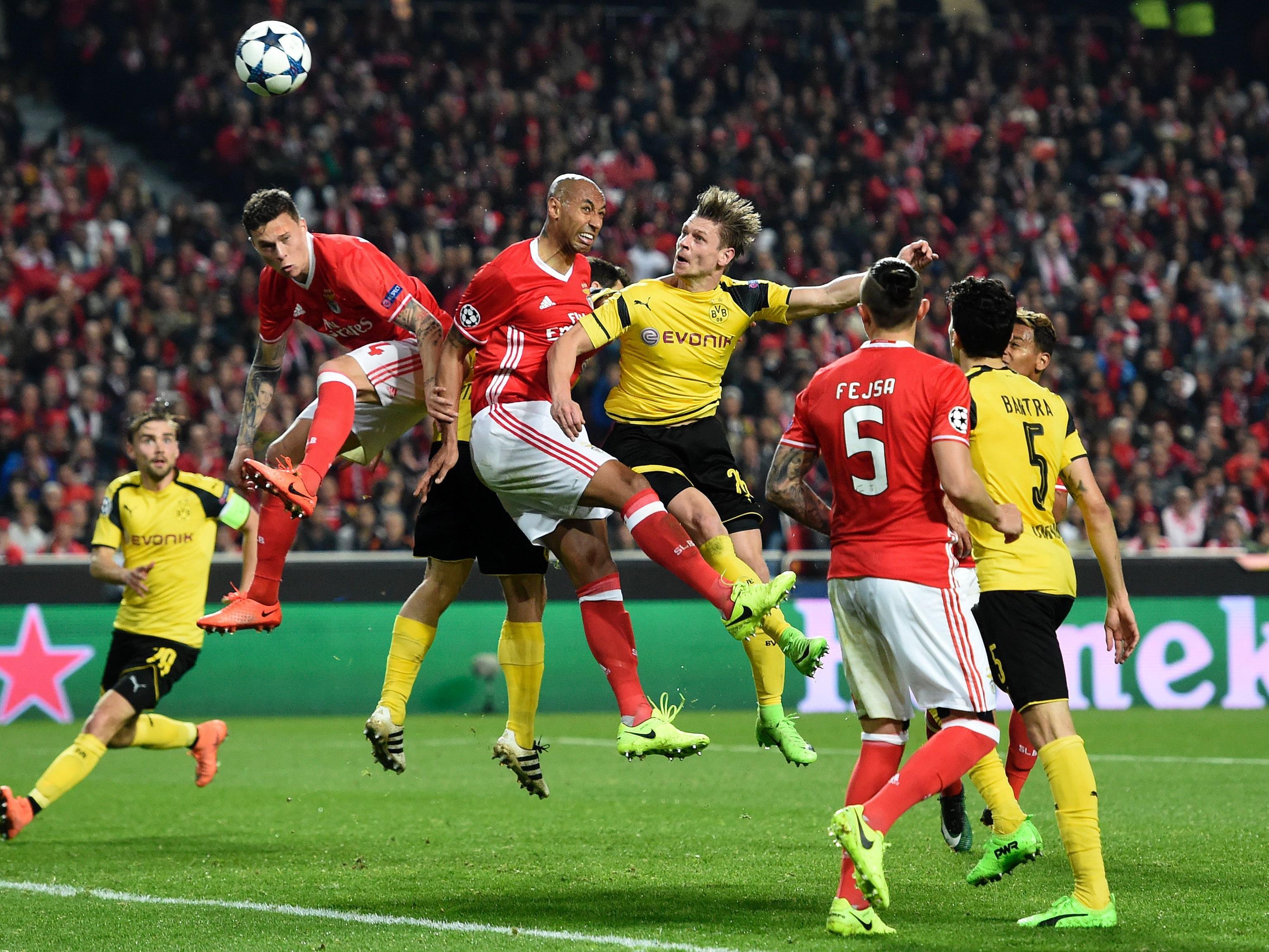 Borussia Dortmund ist gegen Benfica Lissabon Favorit. Borussia Dortmund ist gegen Benfica Lissabon Favorit.
