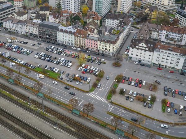 Das Seestadt-Areal bleibt weiterhin ein großer Parkplatz.