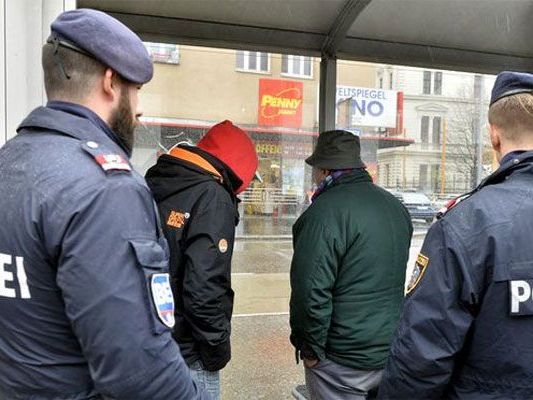 Dealer in Ottakring festgenommen. Dealer in Ottakring festgenommen.