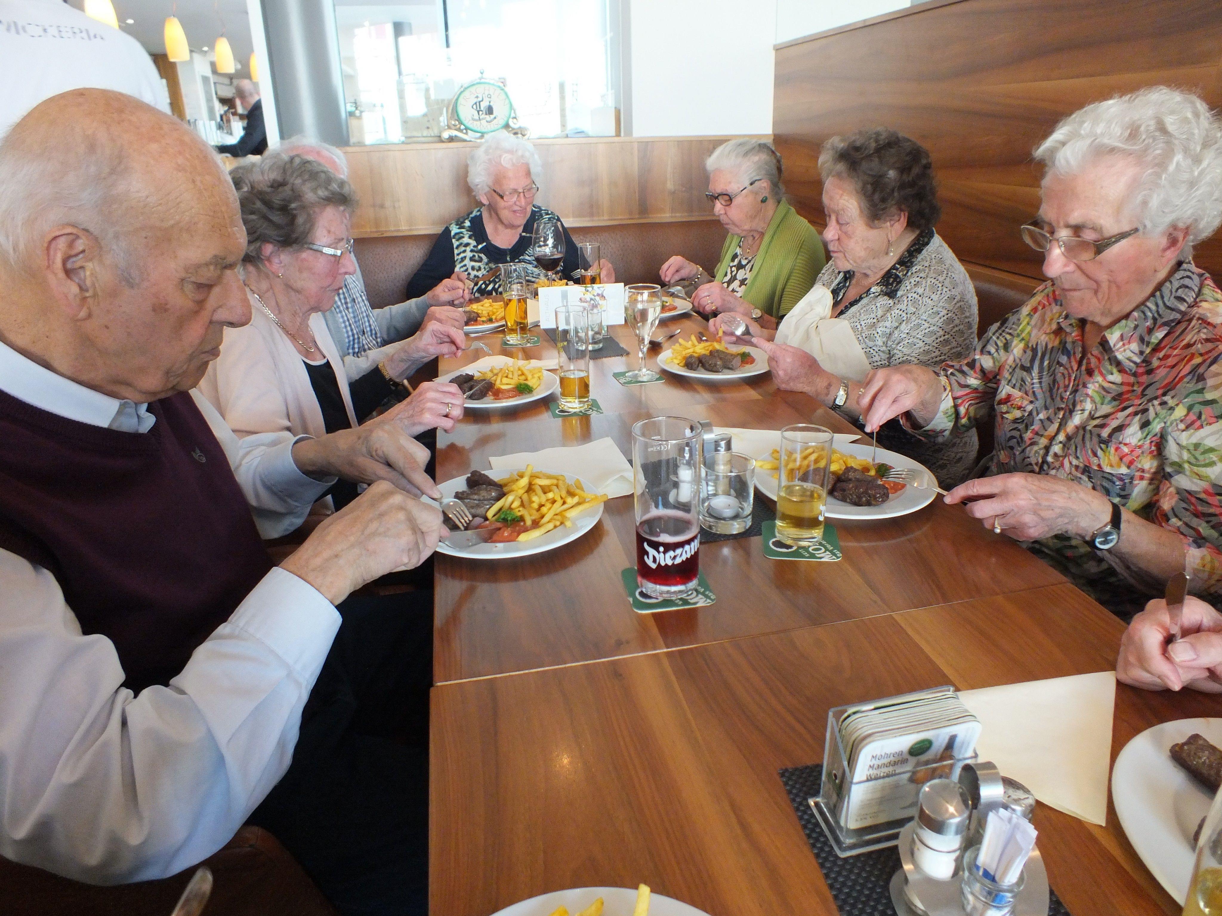 Auch am Mittwoch vor einer Woche trafen sich die Senioren zum beliebten begleiteten Mittagstisch