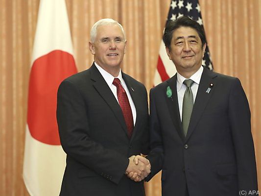 Pence von Abe herzlich emfpangen Pence von Abe herzlich emfpangen