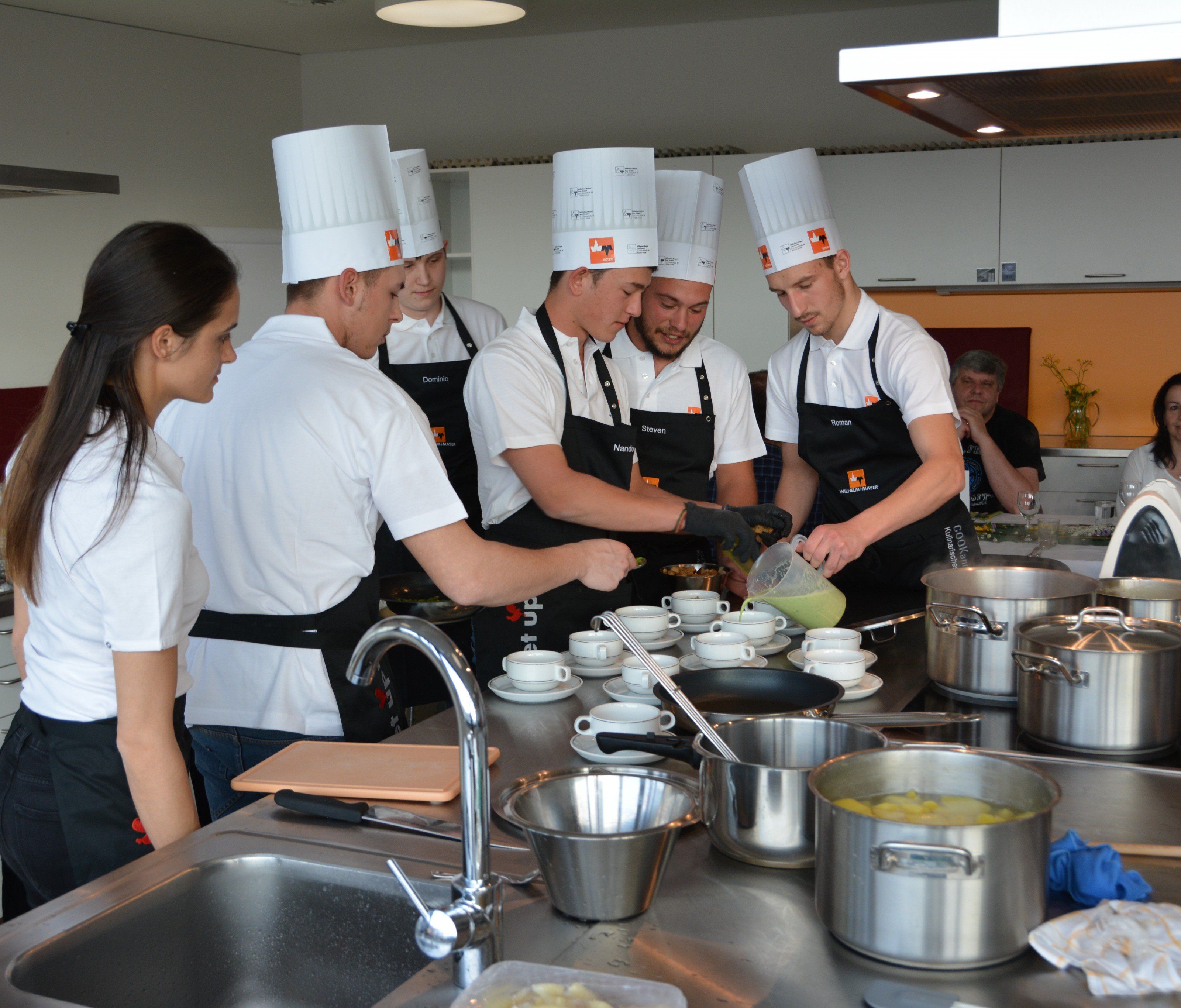 Unsere Lehrlinge als Haubenköche Unsere Lehrlinge als Haubenköche