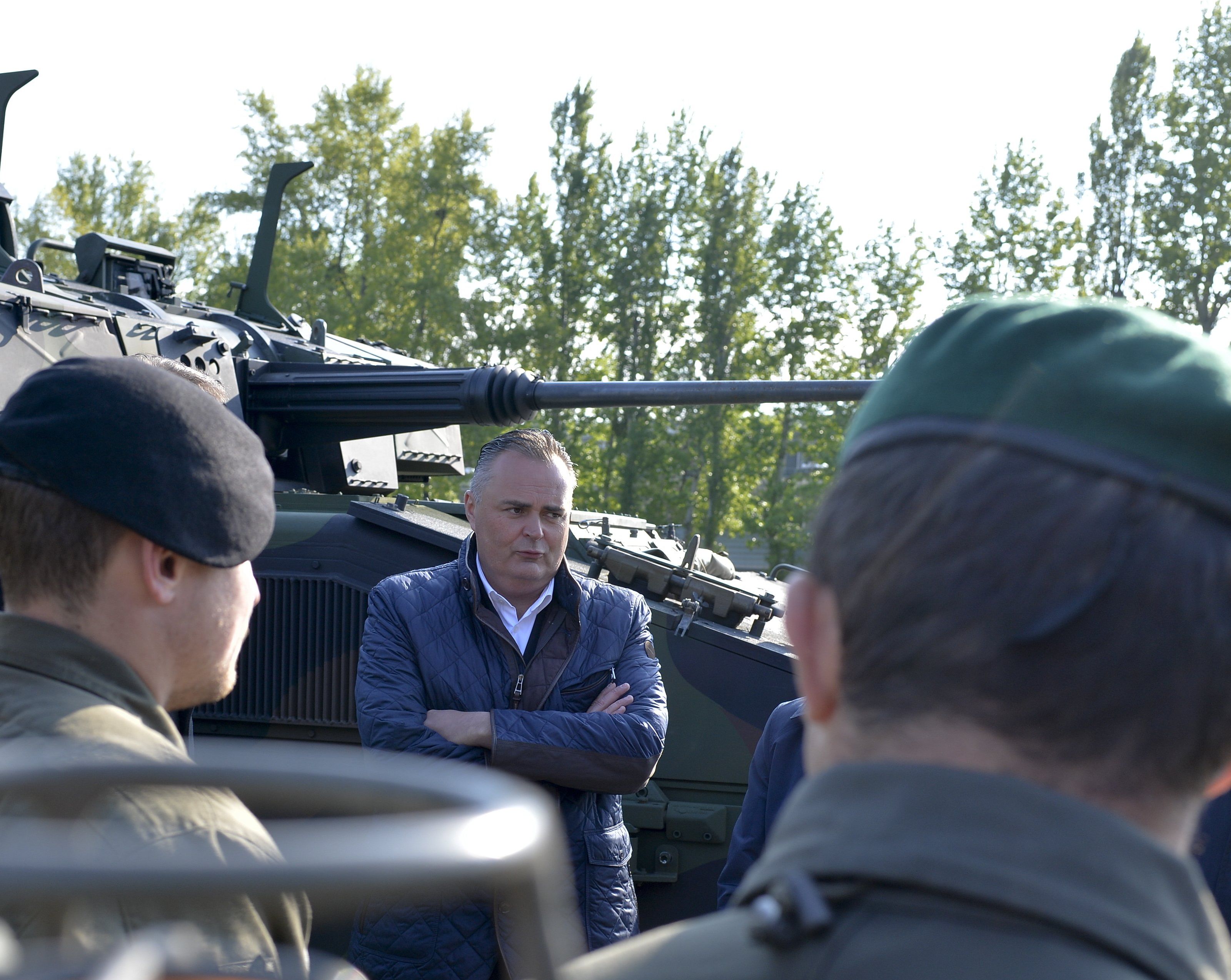 Verteidigungsminister besichtigte Werk von General Dynamics European Land Systems Steyr. Verteidigungsminister besichtigte Werk von General Dynamics European Land Systems Steyr.