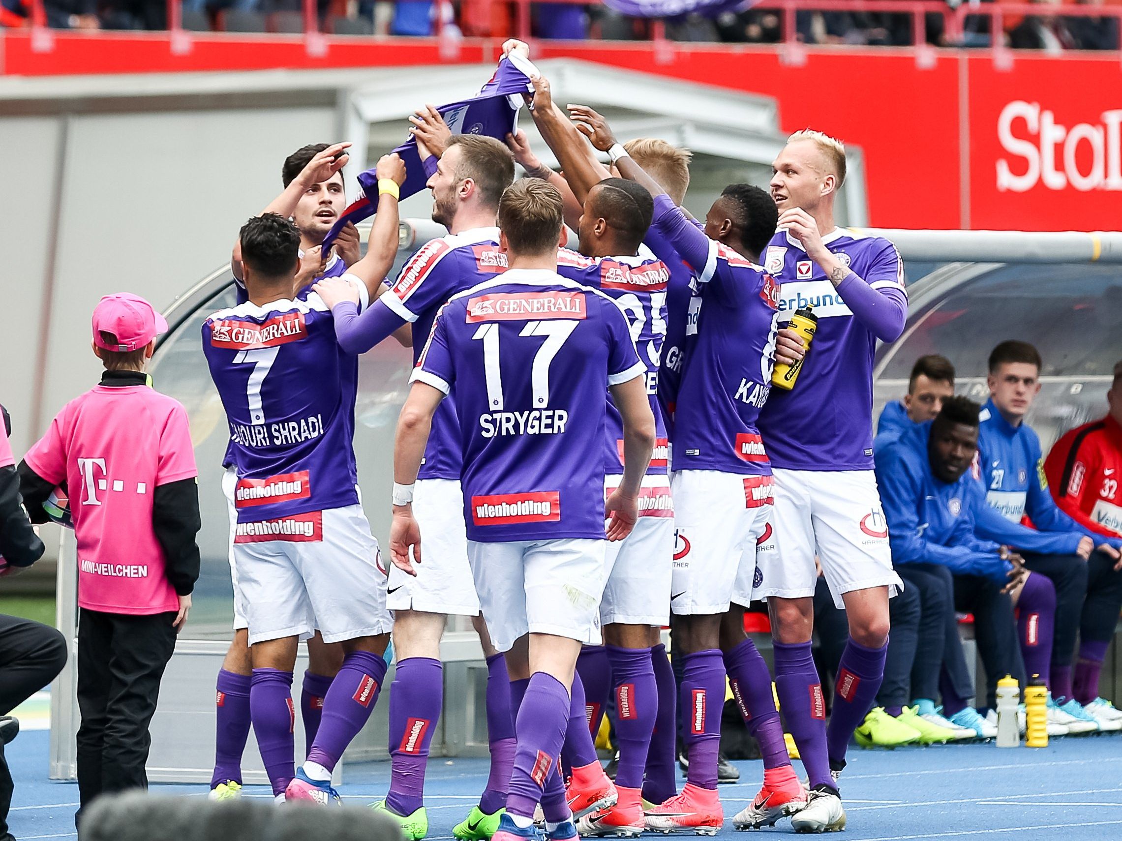 Allen Grund zum Jubeln gab es bei den Veilchen Allen Grund zum Jubeln gab es bei den Veilchen