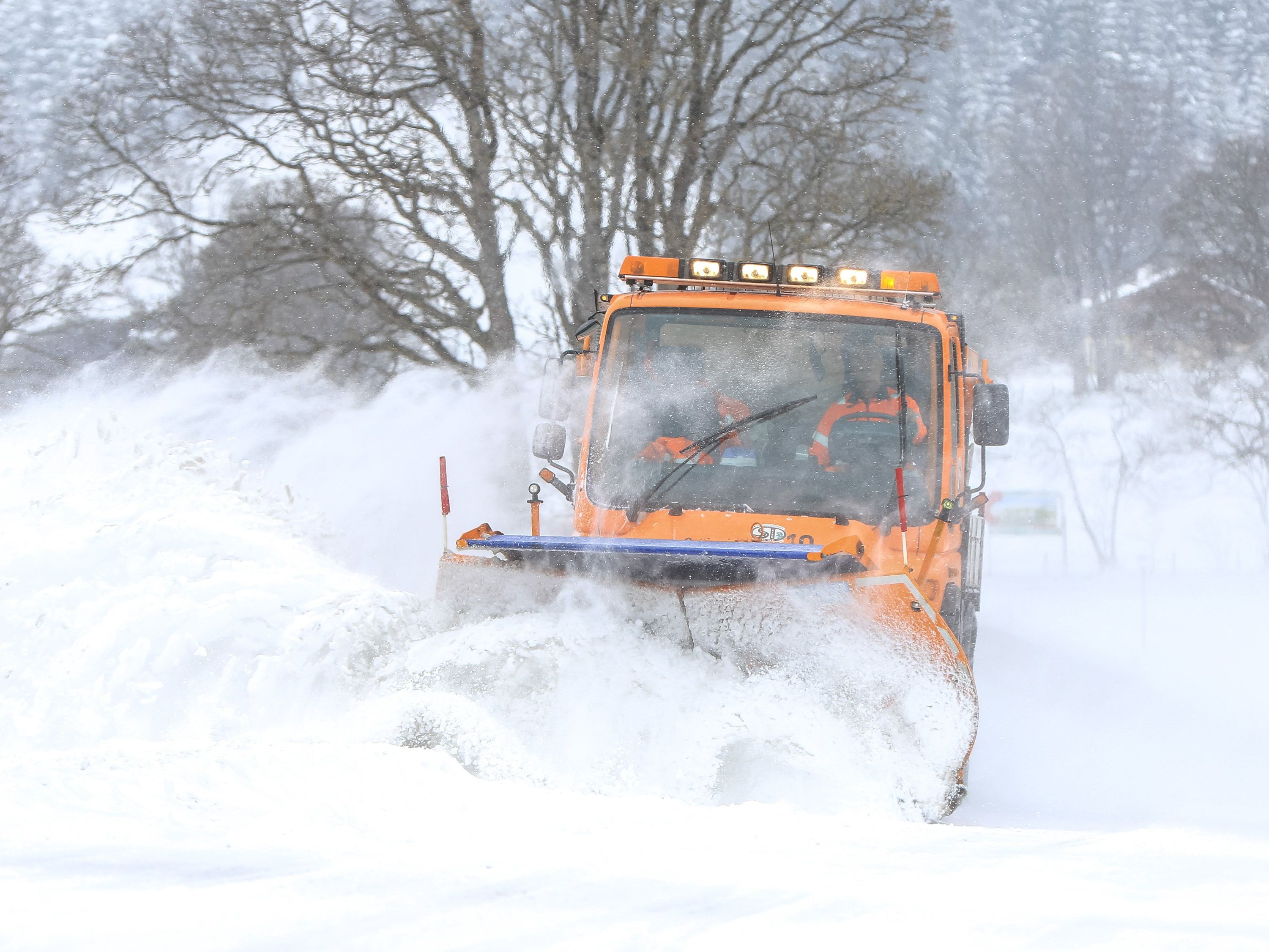 Die Schneemassen sorgten in Niederösterreich und im Burgenland für Stromausfälle. Die Schneemassen sorgten in Niederösterreich und im Burgenland für Stromausfälle.