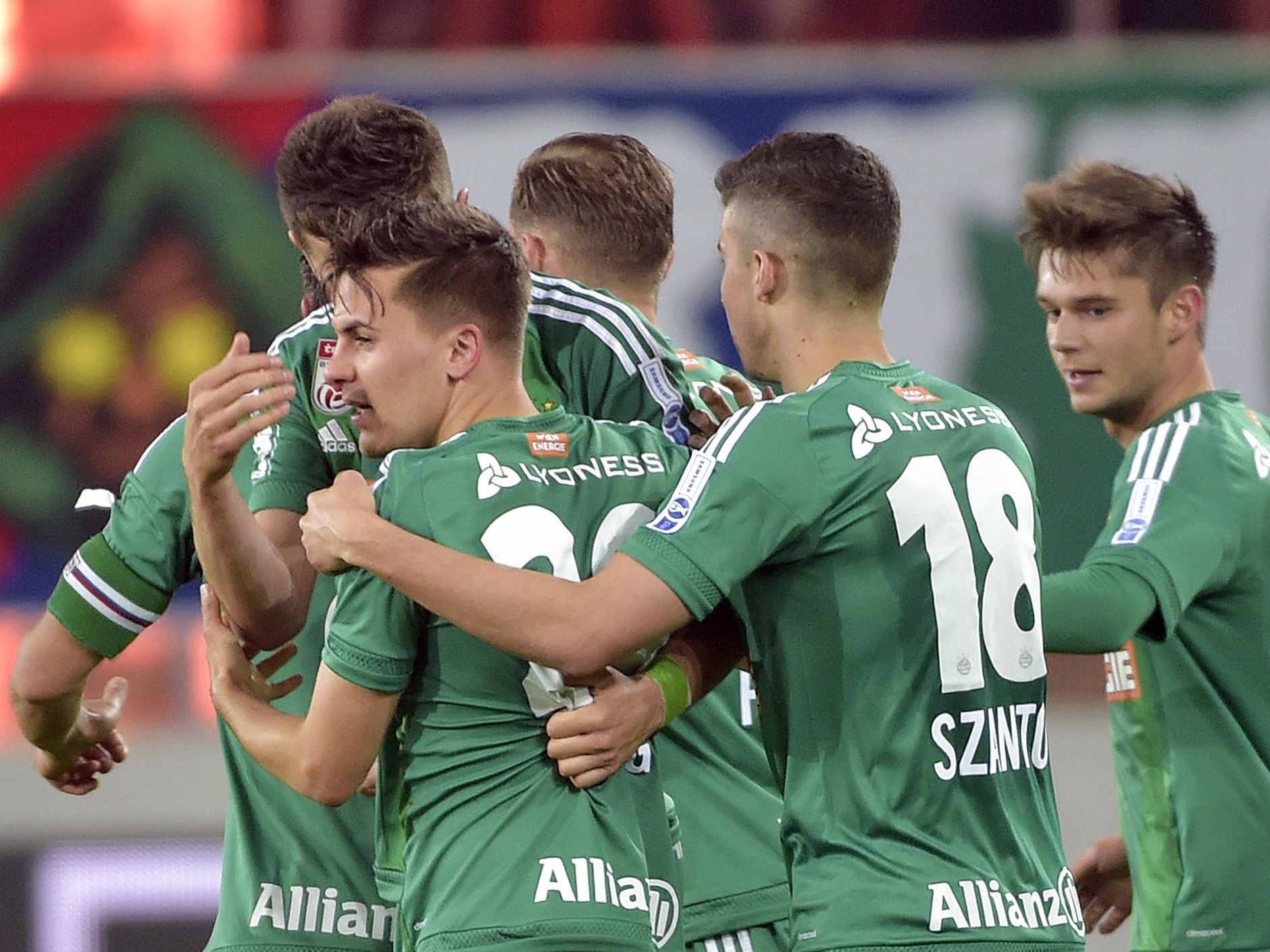 Rapid feiert mit einem Last-Minute-Sieg gegen den LASK den Einzug ins Cupfinale. Rapid feiert mit einem Last-Minute-Sieg gegen den LASK den Einzug ins Cupfinale.