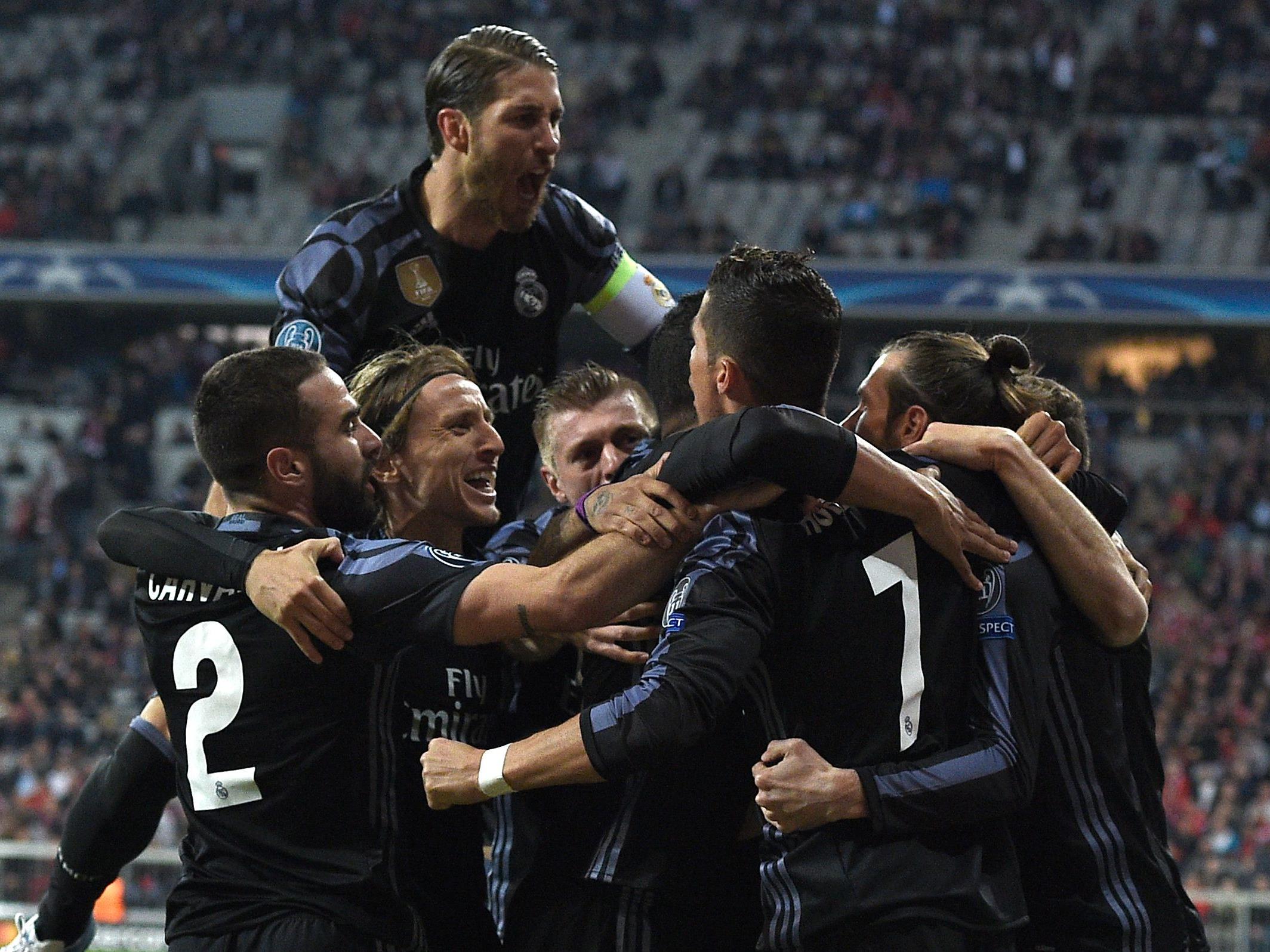 Ronaldo, Ramos und Co. jubeln über einen wichtigen 2:1-Sieg in München.