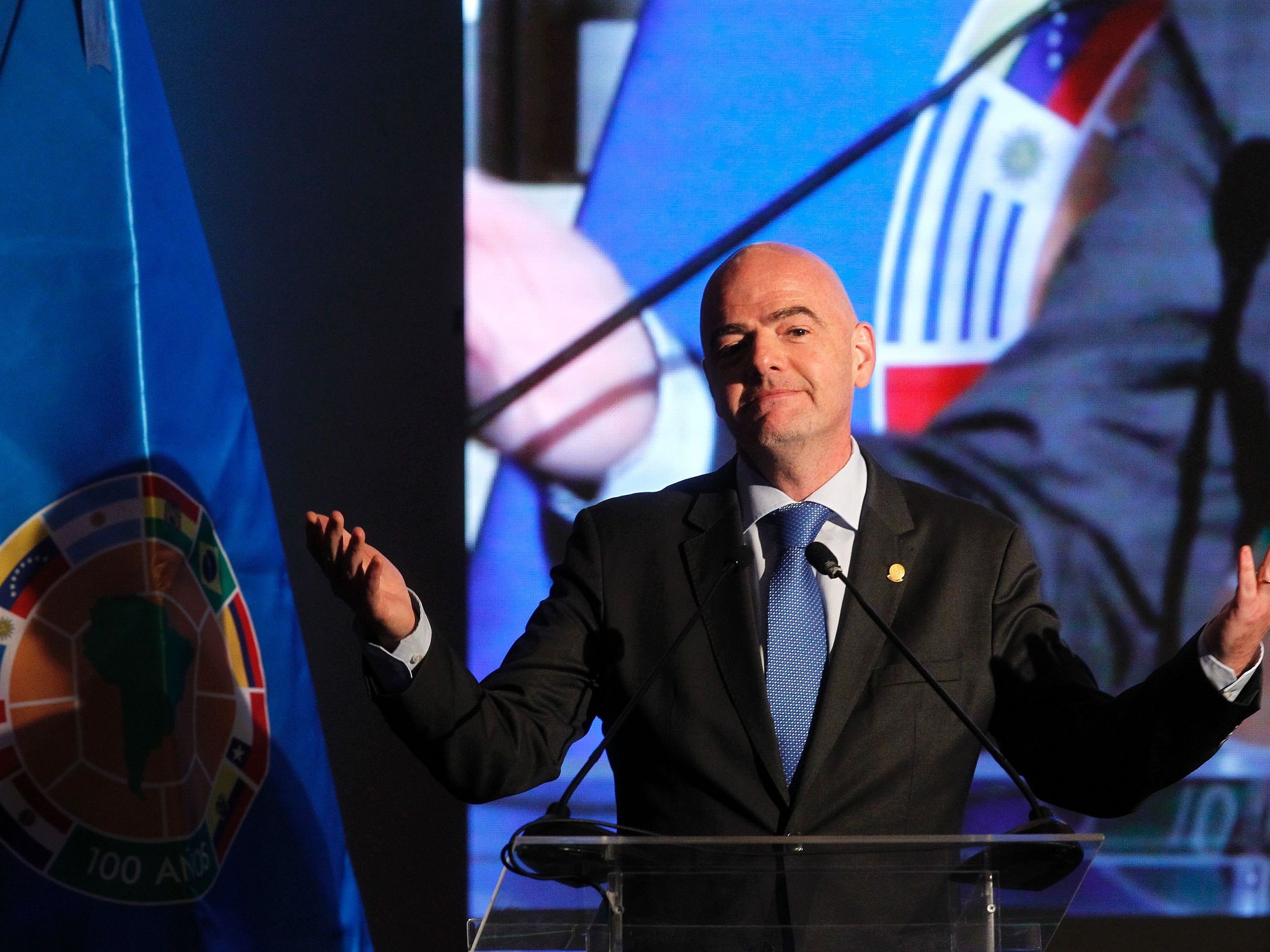 FIFA-Präsident Gianni Infantino kündigt Videobeweis für WM 2018 in Russland an. FIFA-Präsident Gianni Infantino kündigt Videobeweis für WM 2018 in Russland an.