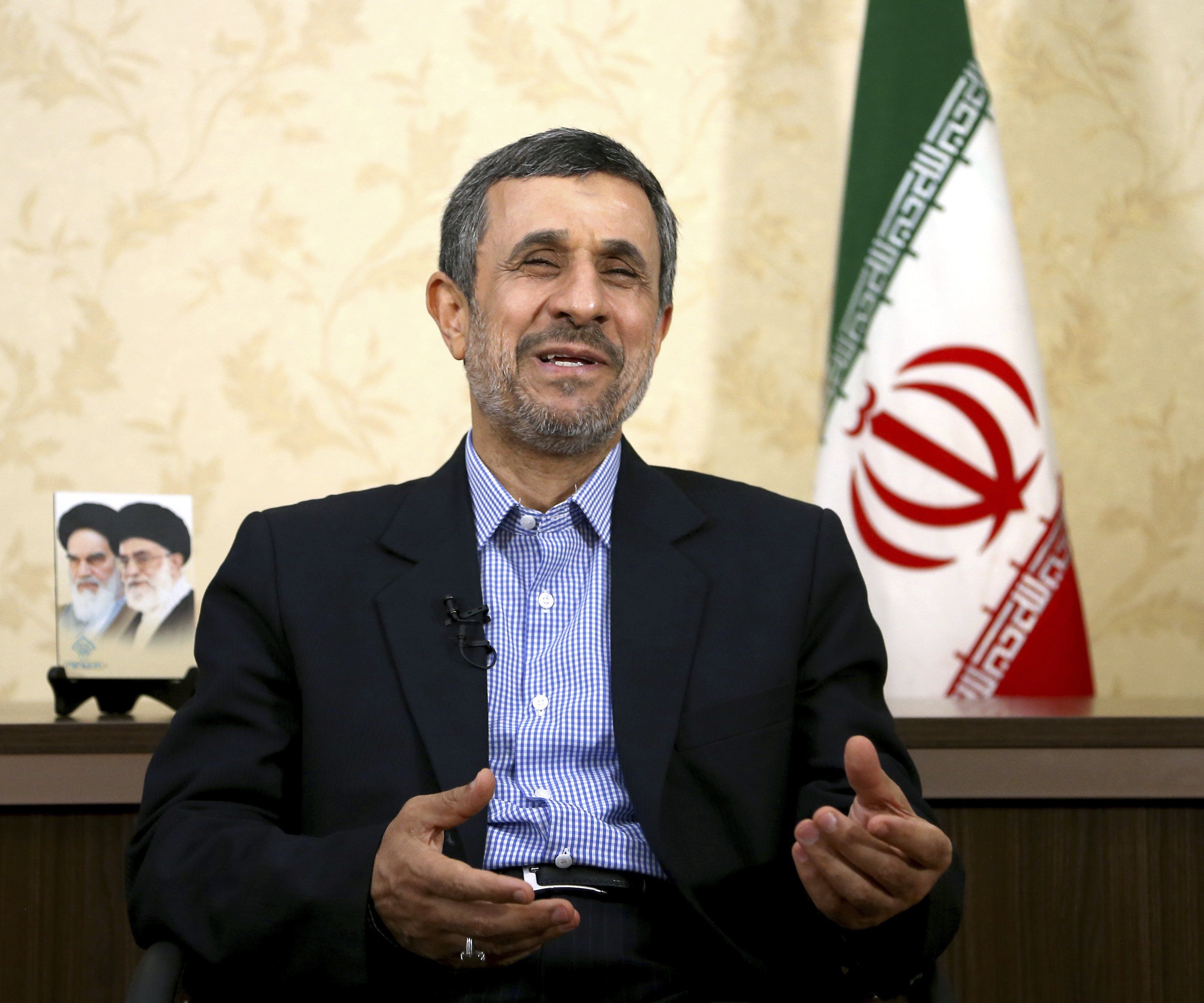 Ahmadinejad ausgeschlossen - Wächterrat stellt Weichen für Duell des Reformers Rouhani mit dem konservativen Kandidaten Raisi. Ahmadinejad ausgeschlossen - Wächterrat stellt Weichen für Duell des Reformers Rouhani mit dem konservativen Kandidaten Raisi.