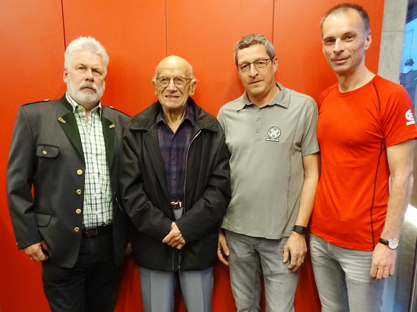 Die Geehrten: Kurt Demuth, Heinrich Lohs, Heinrich Lohs und Herbert Linder (v.l.). Die Geehrten: Kurt Demuth, Heinrich Lohs, Heinrich Lohs und Herbert Linder (v.l.).